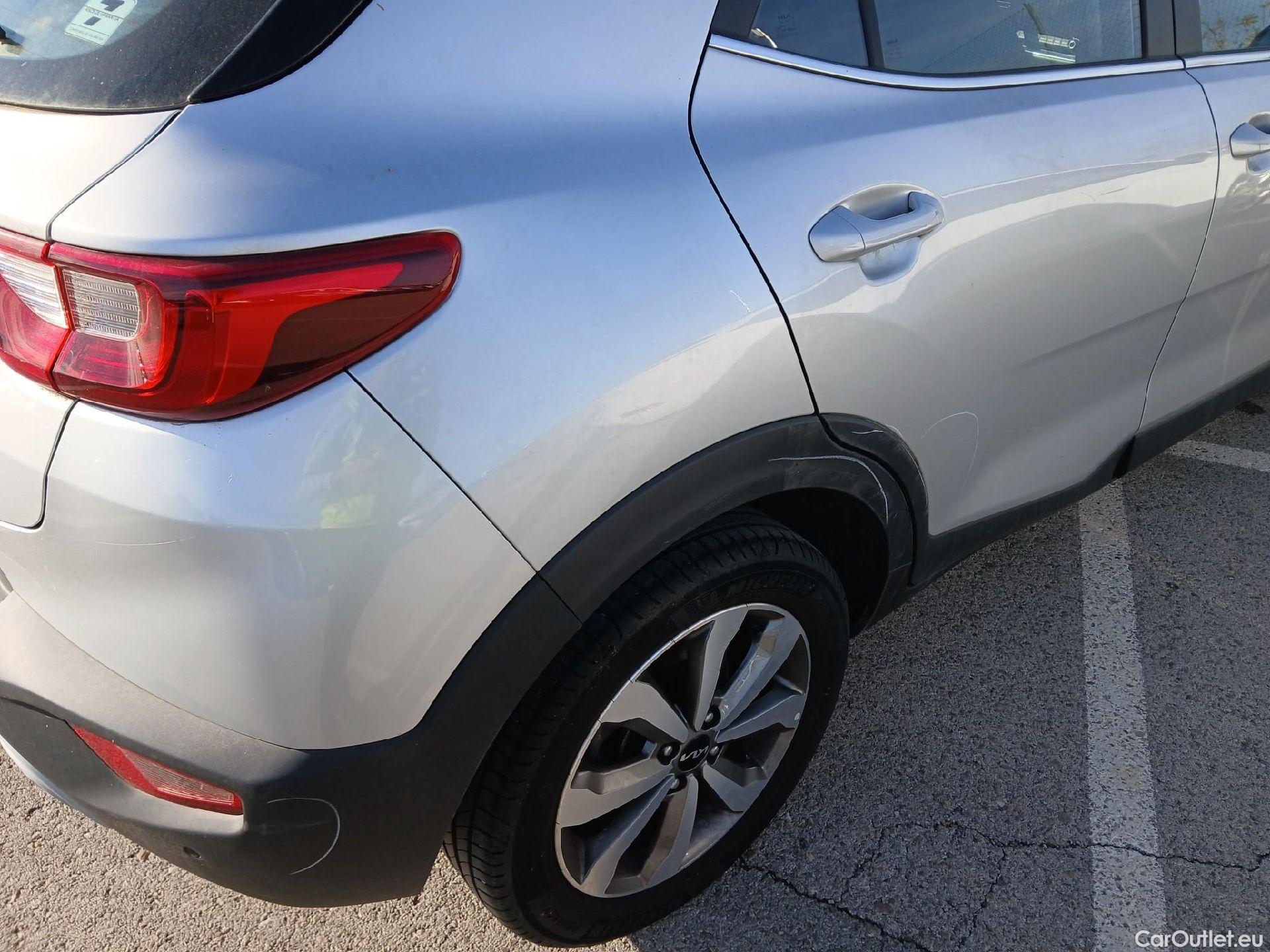 KIA  STONIC KIA  / 2017 / 5P / todoterreno 1.0 T-GDi 74kW (100CV) MHEV iMT Drive #14