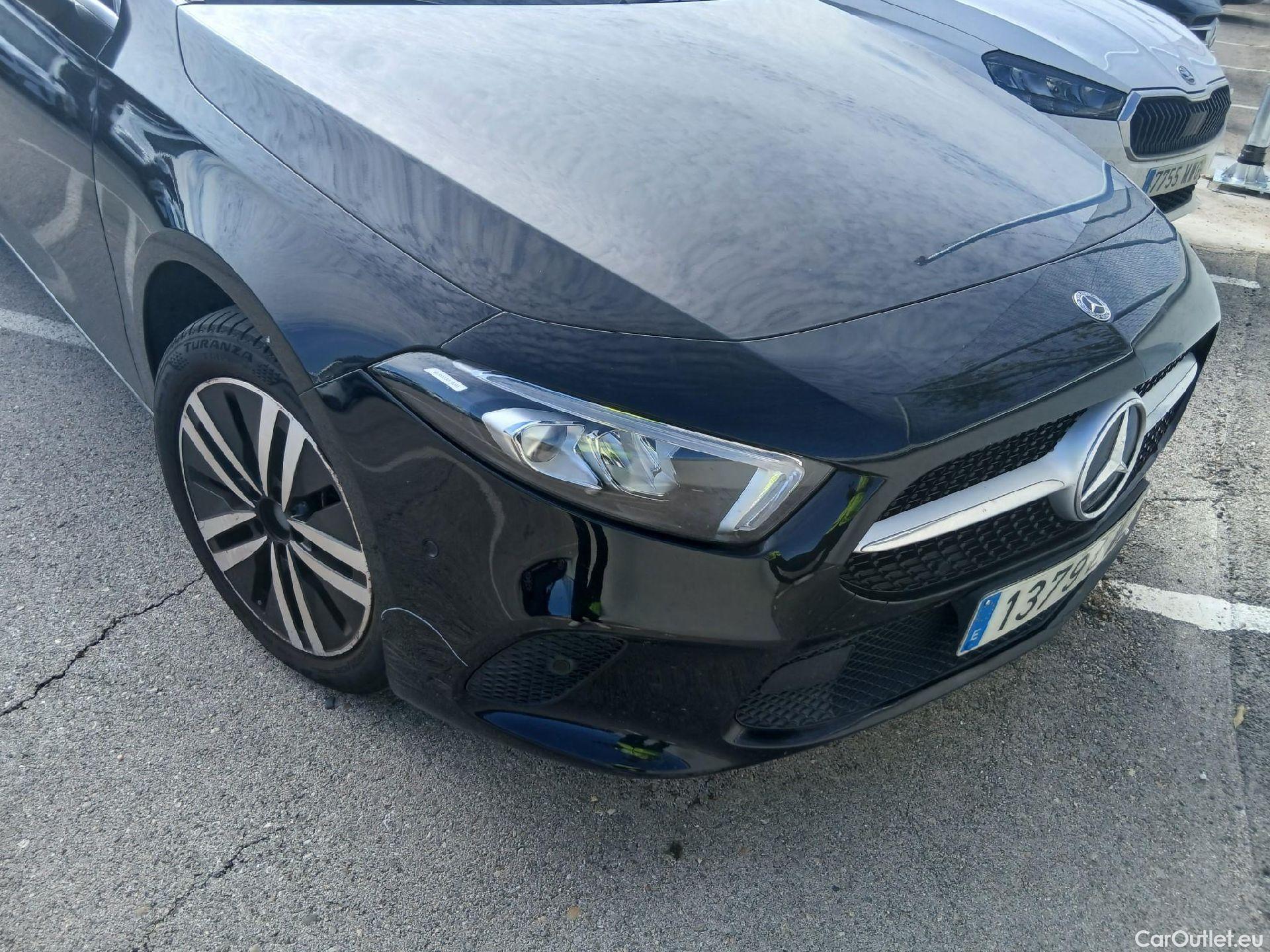 Mercedes  A-Klasse MERCEDES-BENZ Clase A / 2018 / 5P / berlina con portón A 250 e #11