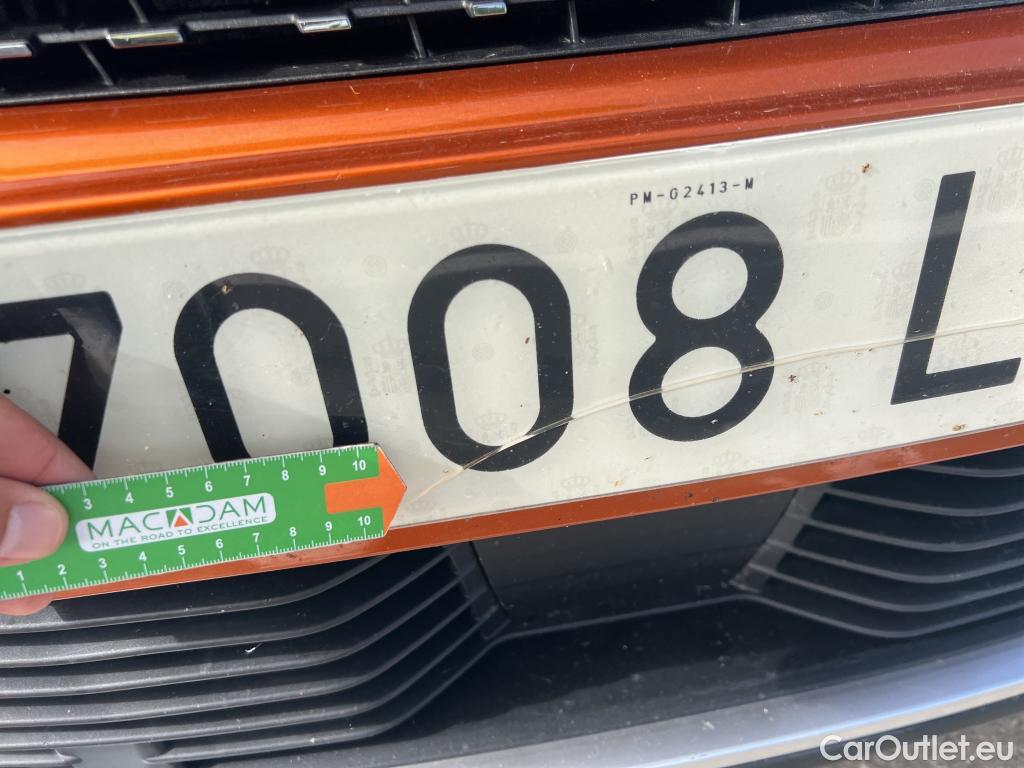  Peugeot  2008 PEUGEOT  / 2019 / 5P / todoterreno Allure BlueHDI 130 S&S EAT8 #39