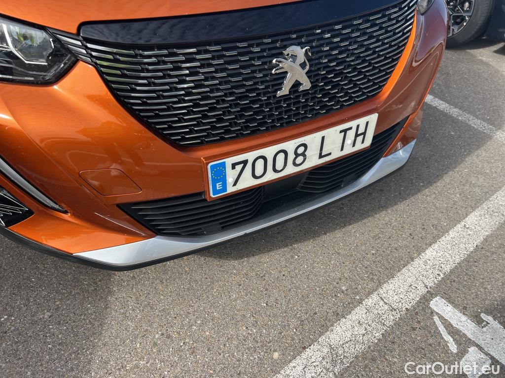  Peugeot  2008 PEUGEOT  / 2019 / 5P / todoterreno Allure BlueHDI 130 S&S EAT8 #38