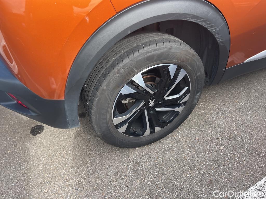  Peugeot  2008 PEUGEOT  / 2019 / 5P / todoterreno Allure BlueHDI 130 S&S EAT8 #8