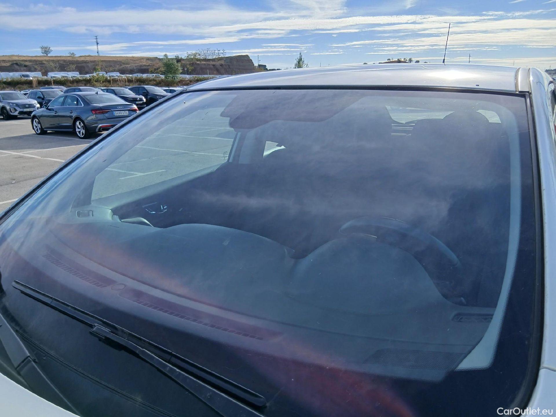 Nissan  Qashqai NISSAN  / 2017 / 5P / todoterreno DIG-T 103 kW (140 CV) E6D ACENTA #4