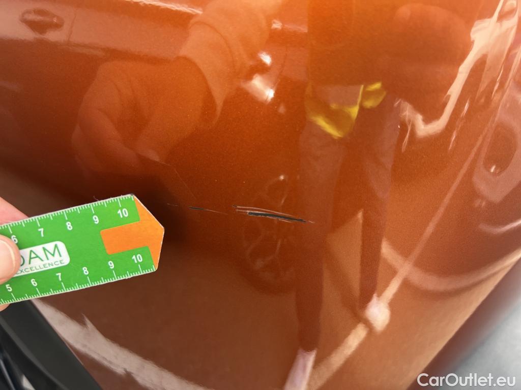  Peugeot  2008 PEUGEOT  / 2019 / 5P / todoterreno Allure BlueHDI 130 S&S EAT8 #21