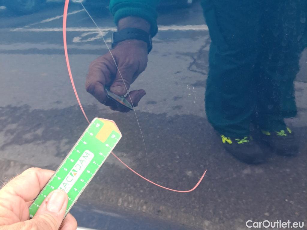 KIA  Niro KIA  / 2019 / 5P / crossover 1.6 GDi PHEV 104kW (141CV) Drive #16