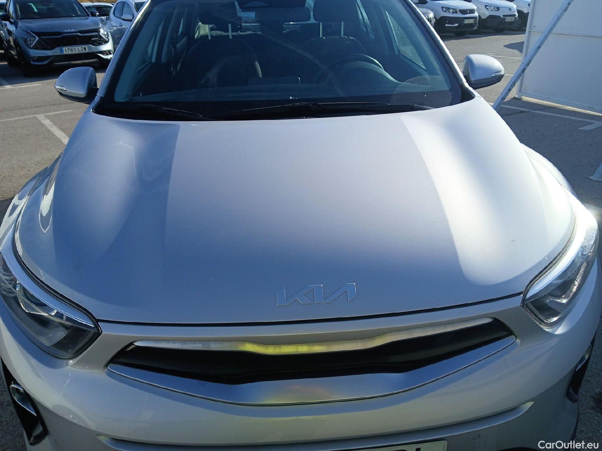 KIA  STONIC KIA  / 2017 / 5P / todoterreno 1.0 T-GDi 74kW (100CV) MHEV iMT Drive #8