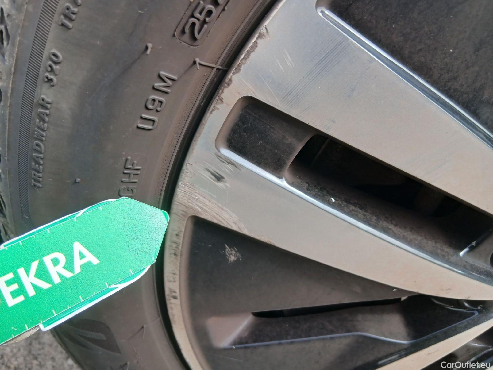 Mercedes  A-Klasse MERCEDES-BENZ Clase A / 2018 / 5P / berlina con portón A 250 e #3