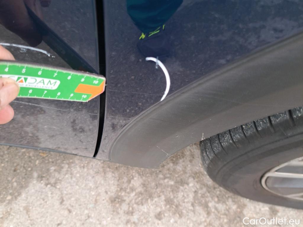 KIA  Niro KIA  / 2019 / 5P / crossover 1.6 GDi PHEV 104kW (141CV) Drive #4