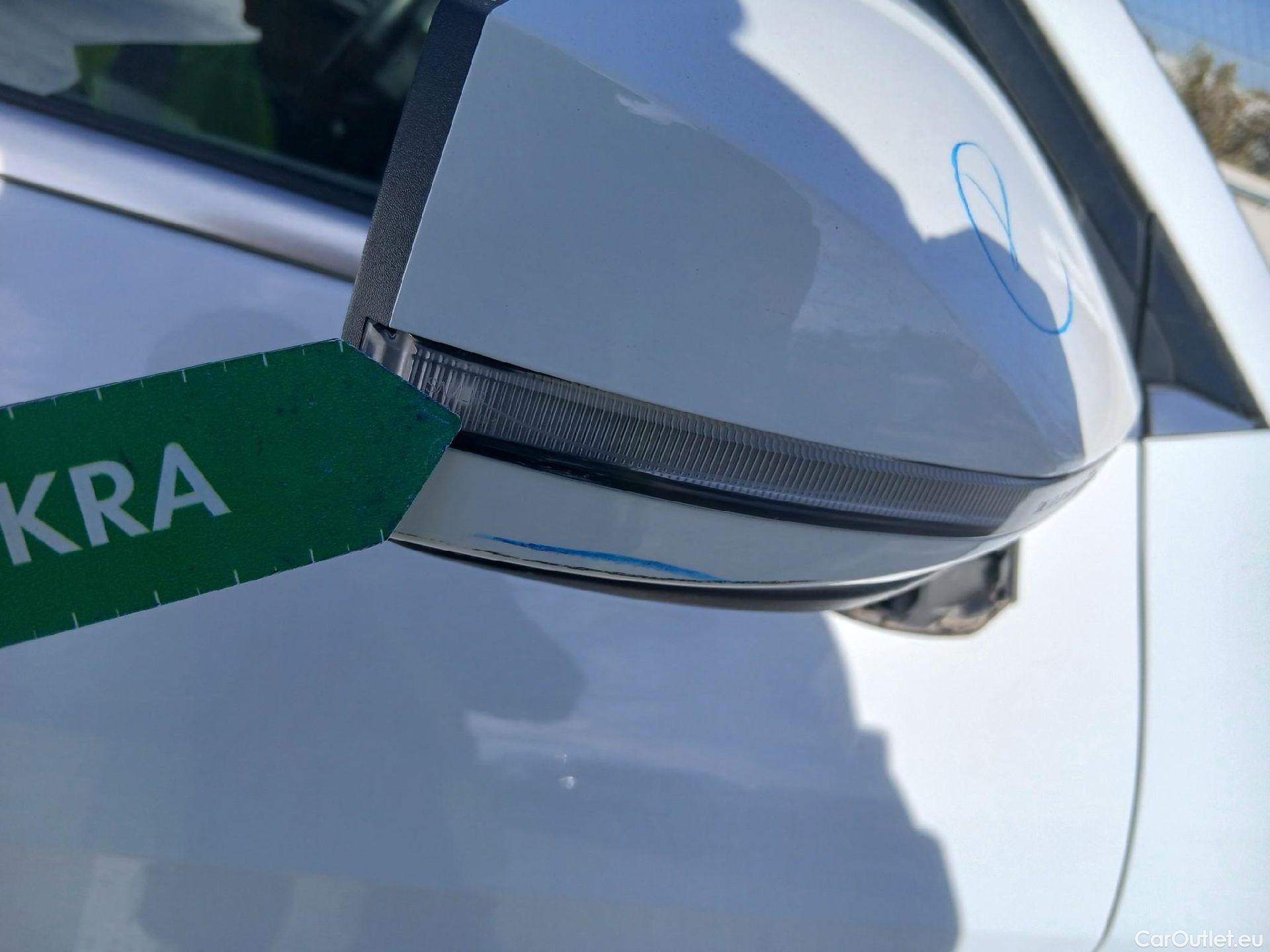  KIA  Sportage KIA  / 2022 / 5P / todoterreno 1.6 CRDi MHEV 100kW Business 4X4 DCT #39