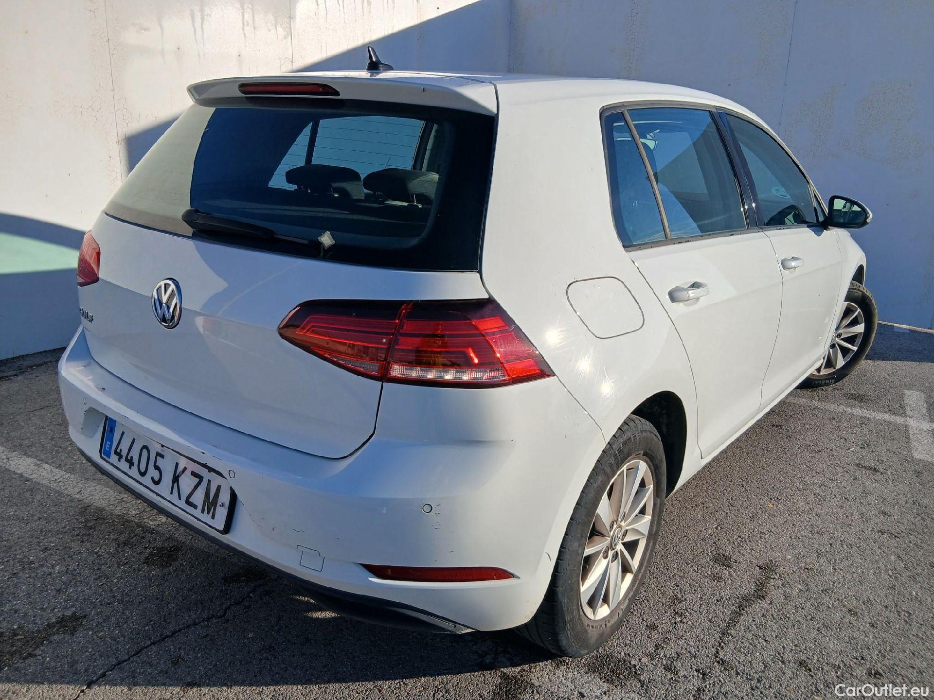 Volkswagen  Golf  VOLKSWAGEN / 2016 / 5P / berlina con portón Ready2Go 1.0 TSI 85kW (115CV) #2