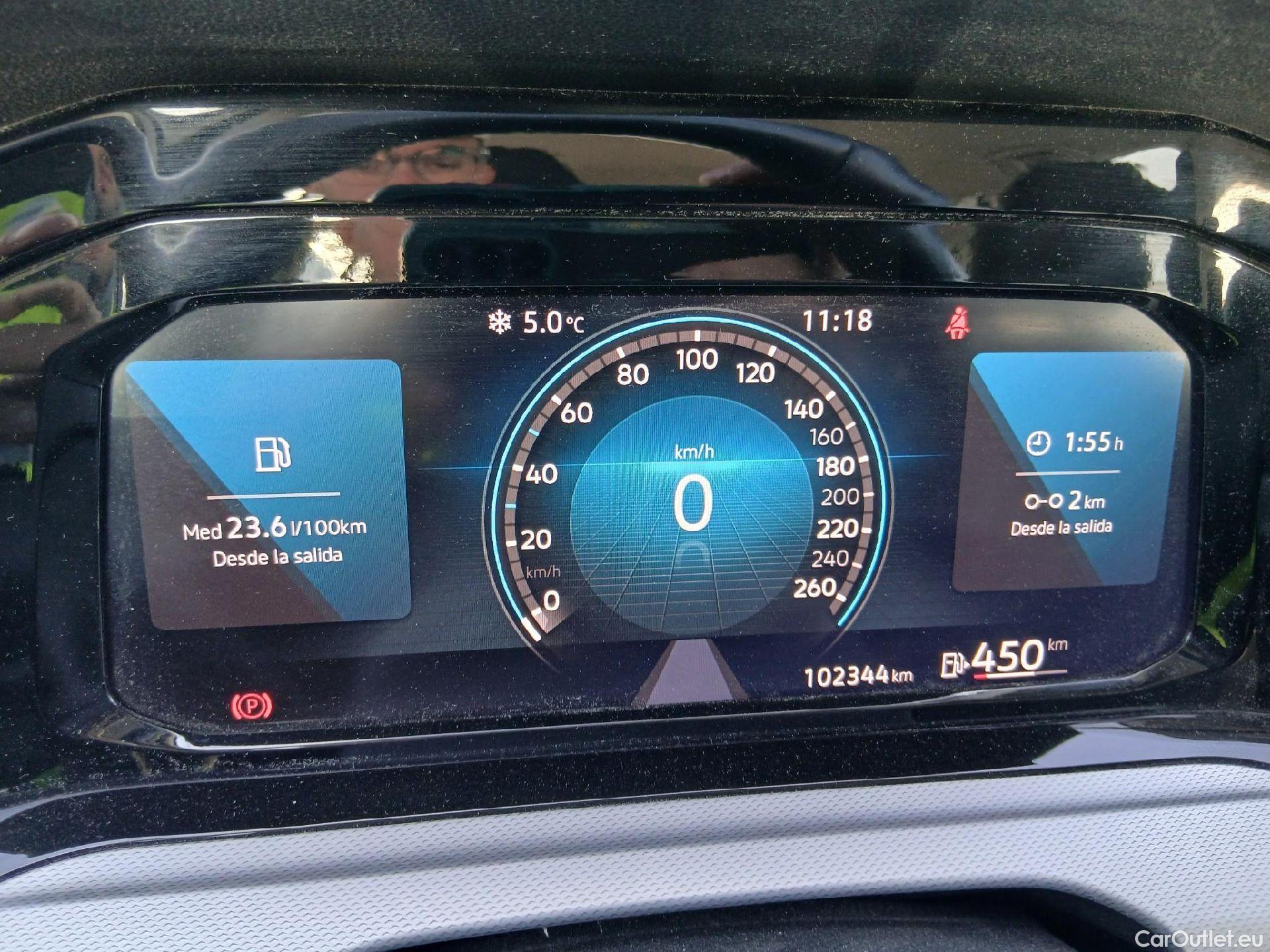 Volkswagen  Golf  VOLKSWAGEN / 2020 / 5P / berlina con portón 2.0 TDI 85kW (115CV) #4