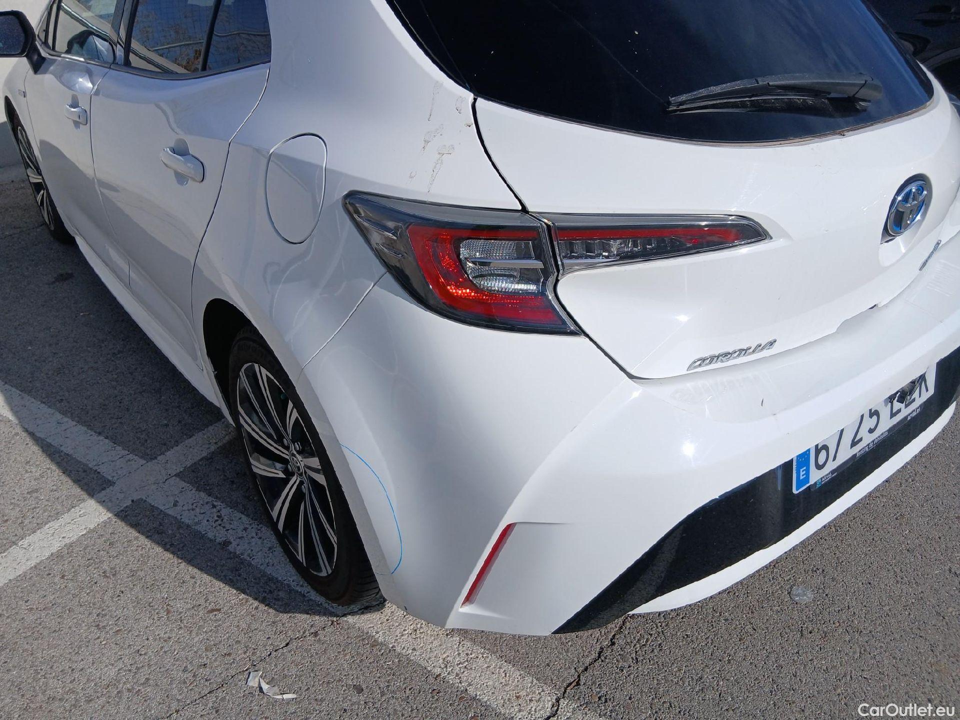 Toyota  Corolla TOYOTA  / 2020 / 5P / berlina con portón 1.8 125H STYLE E-CVT #27