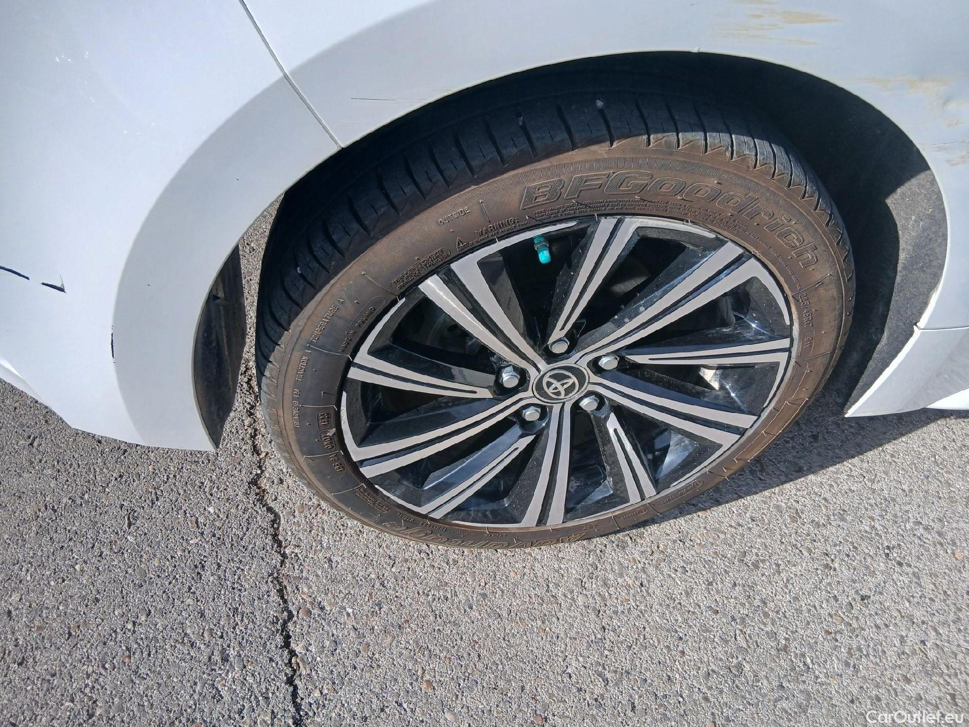 Toyota  Corolla TOYOTA  / 2020 / 5P / berlina con portón 1.8 125H STYLE E-CVT #10