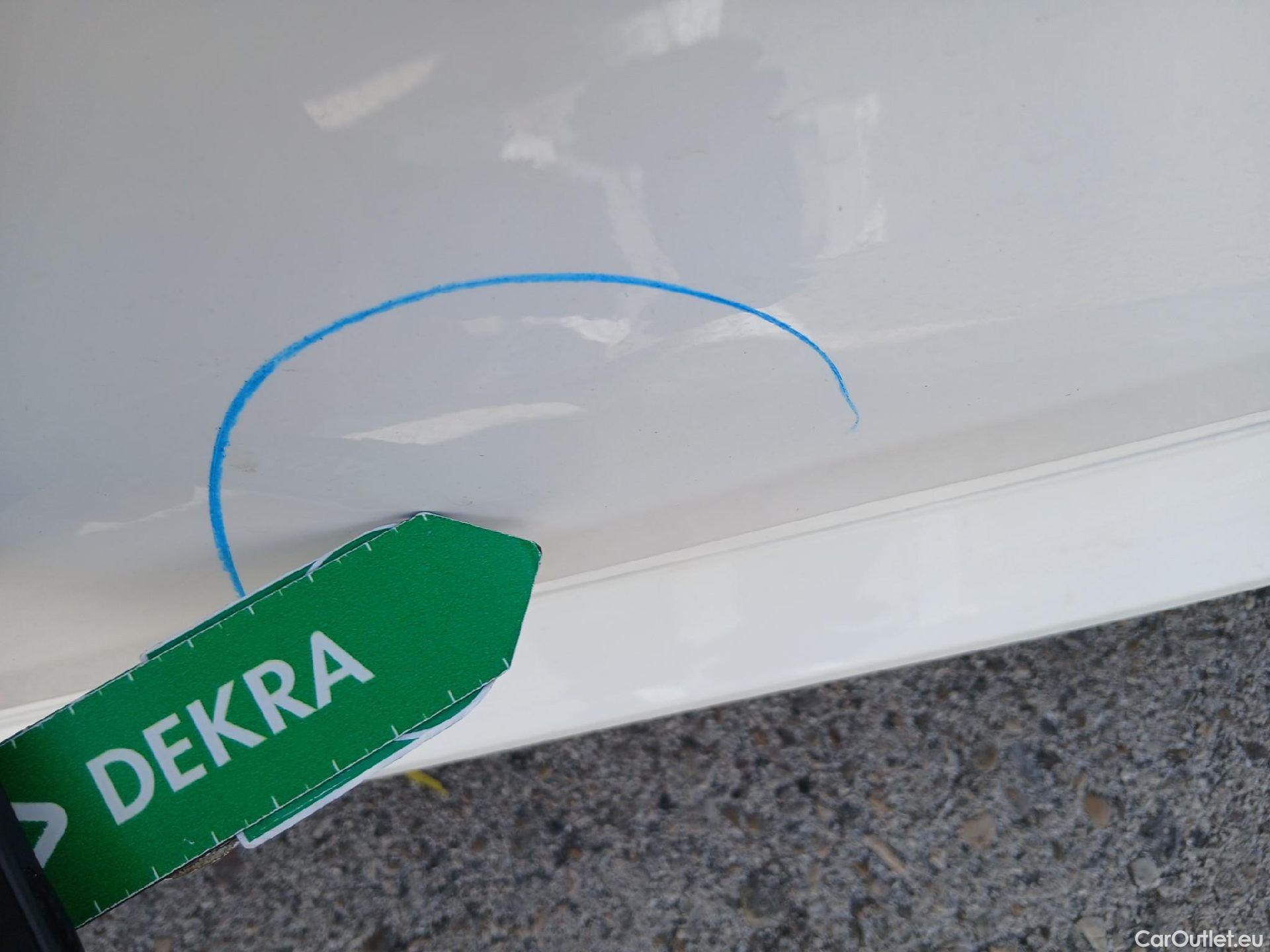 Toyota  Corolla TOYOTA  / 2020 / 5P / berlina con portón 1.8 125H STYLE E-CVT #24