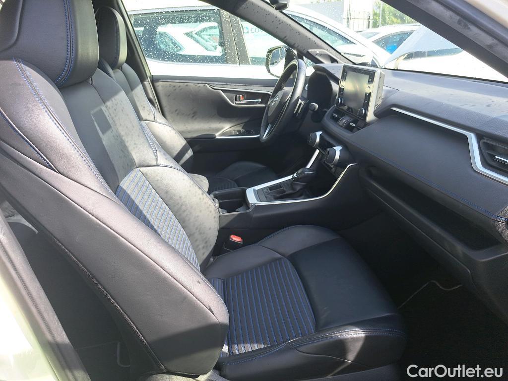 Toyota  RAV4 TOYOTA  / 2018 / 5P / todoterreno 2.5l 220H Feel! #6