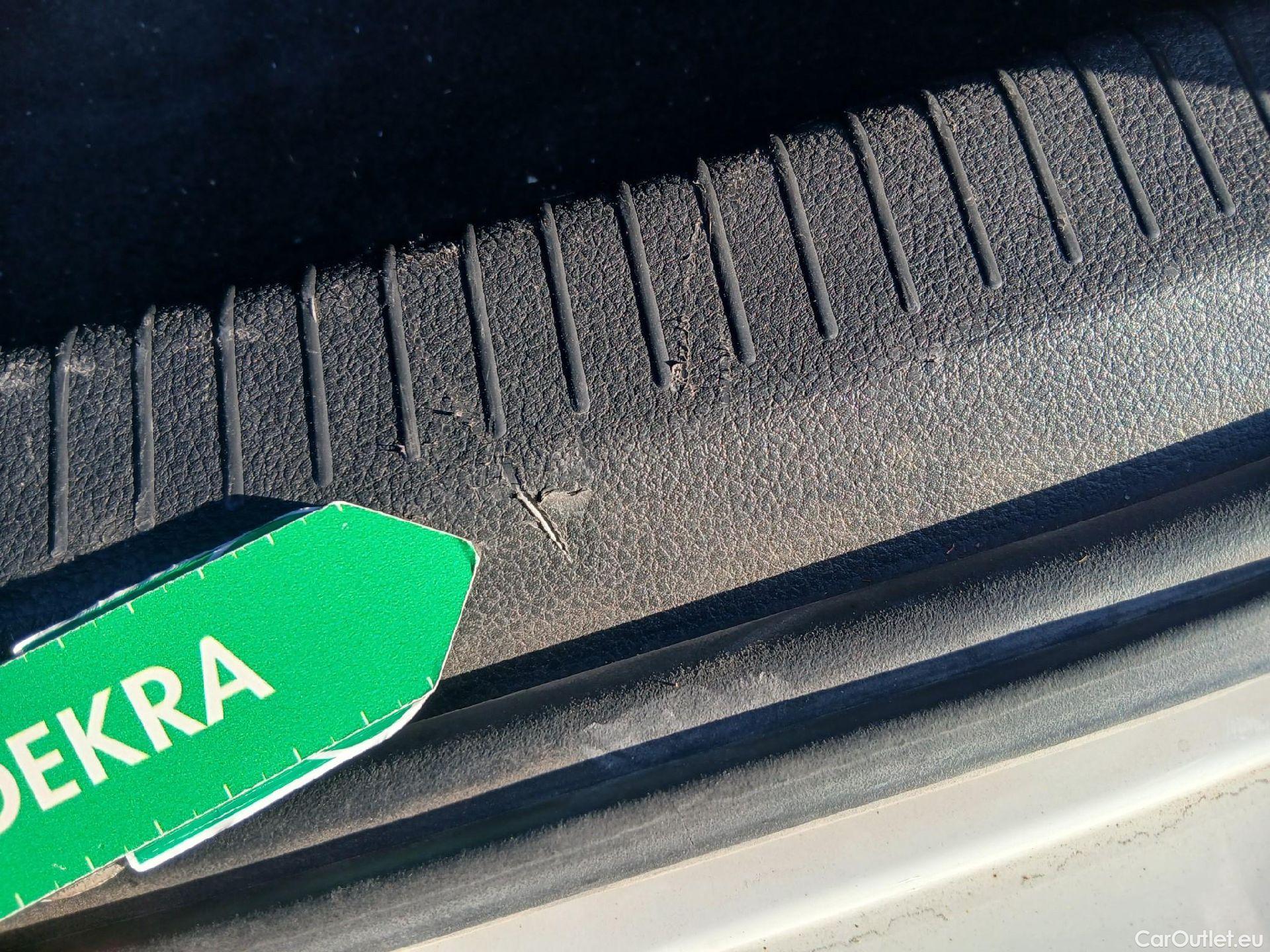 Volkswagen  Golf  VOLKSWAGEN / 2016 / 5P / berlina con portón Ready2Go 1.0 TSI 85kW (115CV) #8