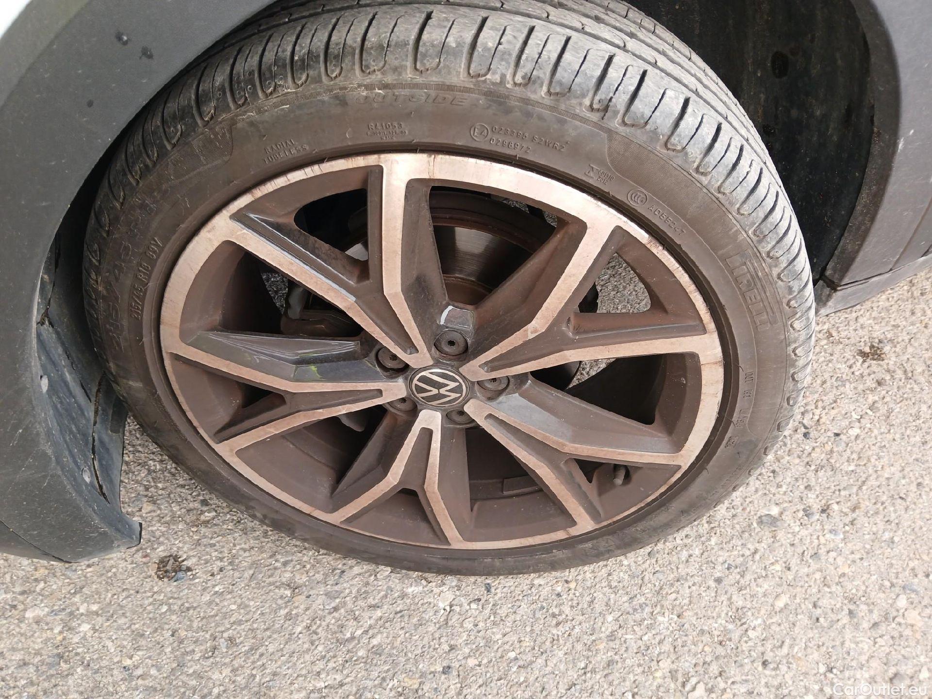  Volkswagen  T-CROSS VOLKSWAGEN  / 2018 / 5P / todoterreno Sport 1.0 TSI 81kW (110CV) #11