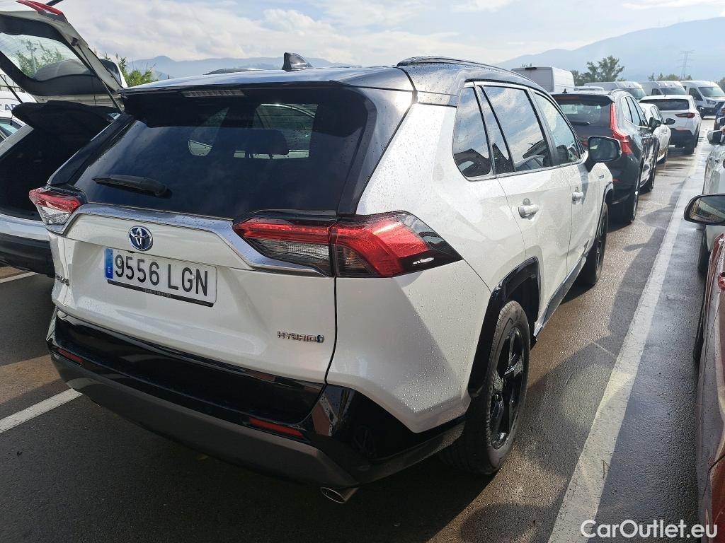 Toyota  RAV4 TOYOTA  / 2018 / 5P / todoterreno 2.5l 220H Feel! #2