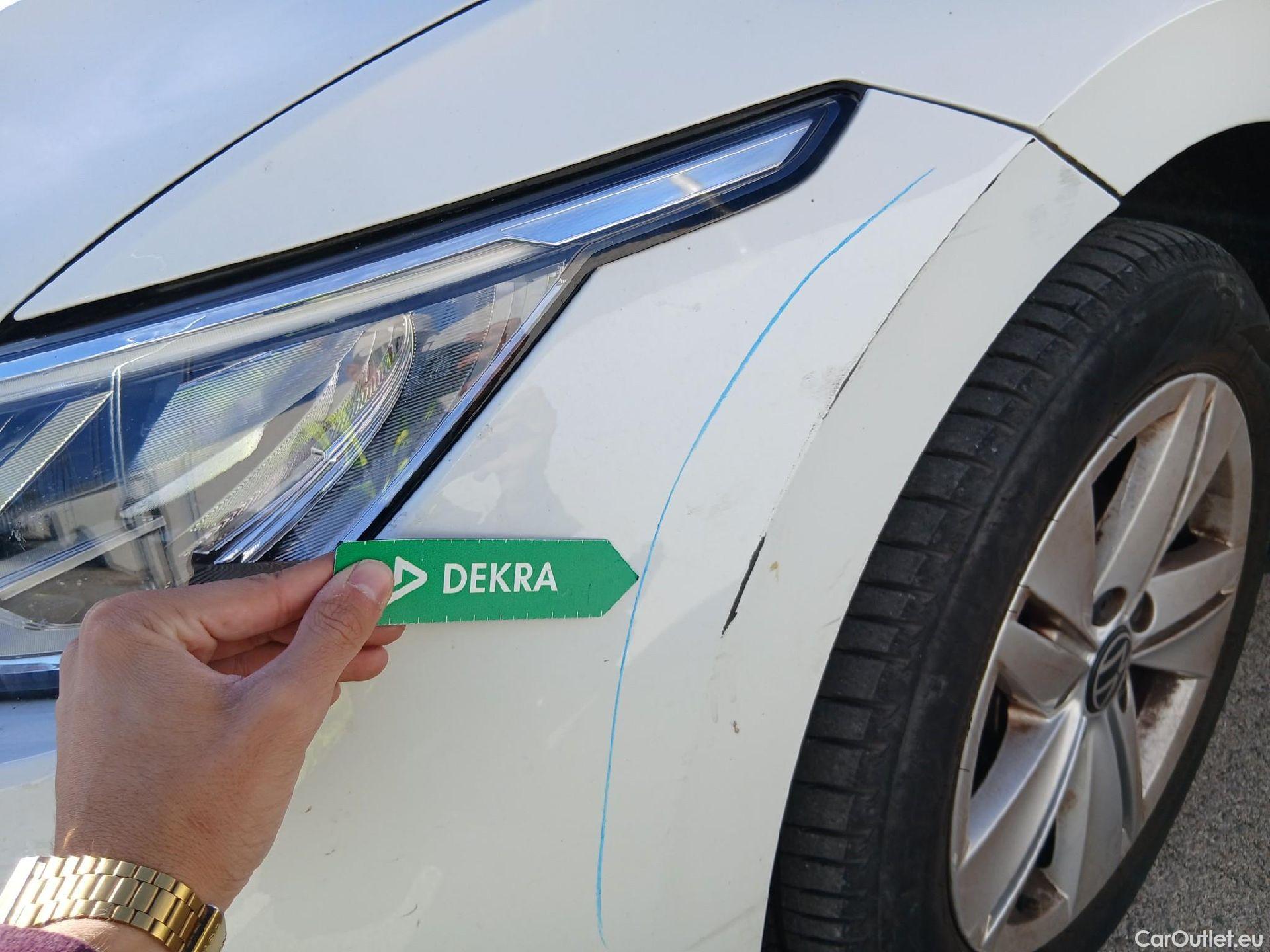 Volkswagen  Golf  VOLKSWAGEN / 2020 / 5P / berlina con portón 2.0 TDI 85kW (115CV) #4