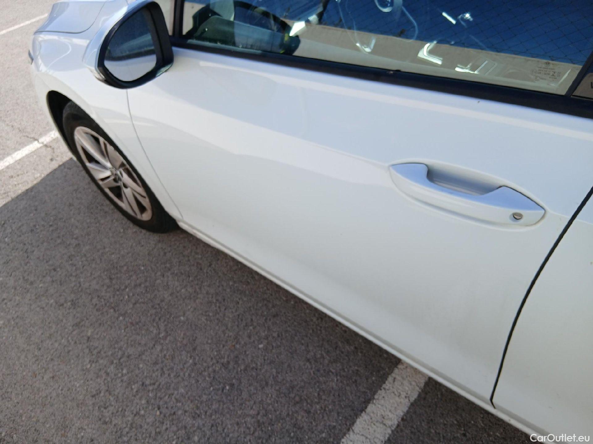 Volkswagen  Golf  VOLKSWAGEN / 2020 / 5P / berlina con portón 2.0 TDI 85kW (115CV) #10