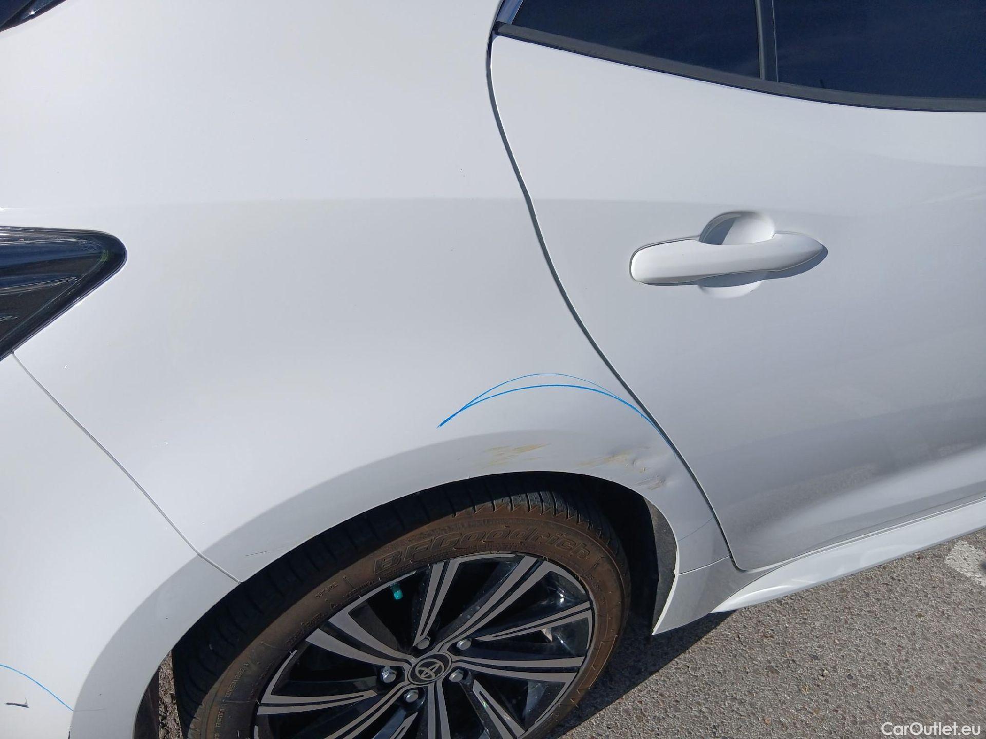 Toyota  Corolla TOYOTA  / 2020 / 5P / berlina con portón 1.8 125H STYLE E-CVT #36