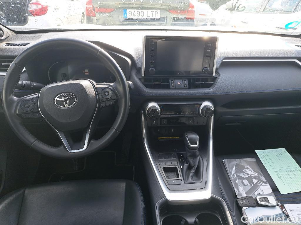 Toyota  RAV4 TOYOTA  / 2018 / 5P / todoterreno 2.5l 220H Feel! #3