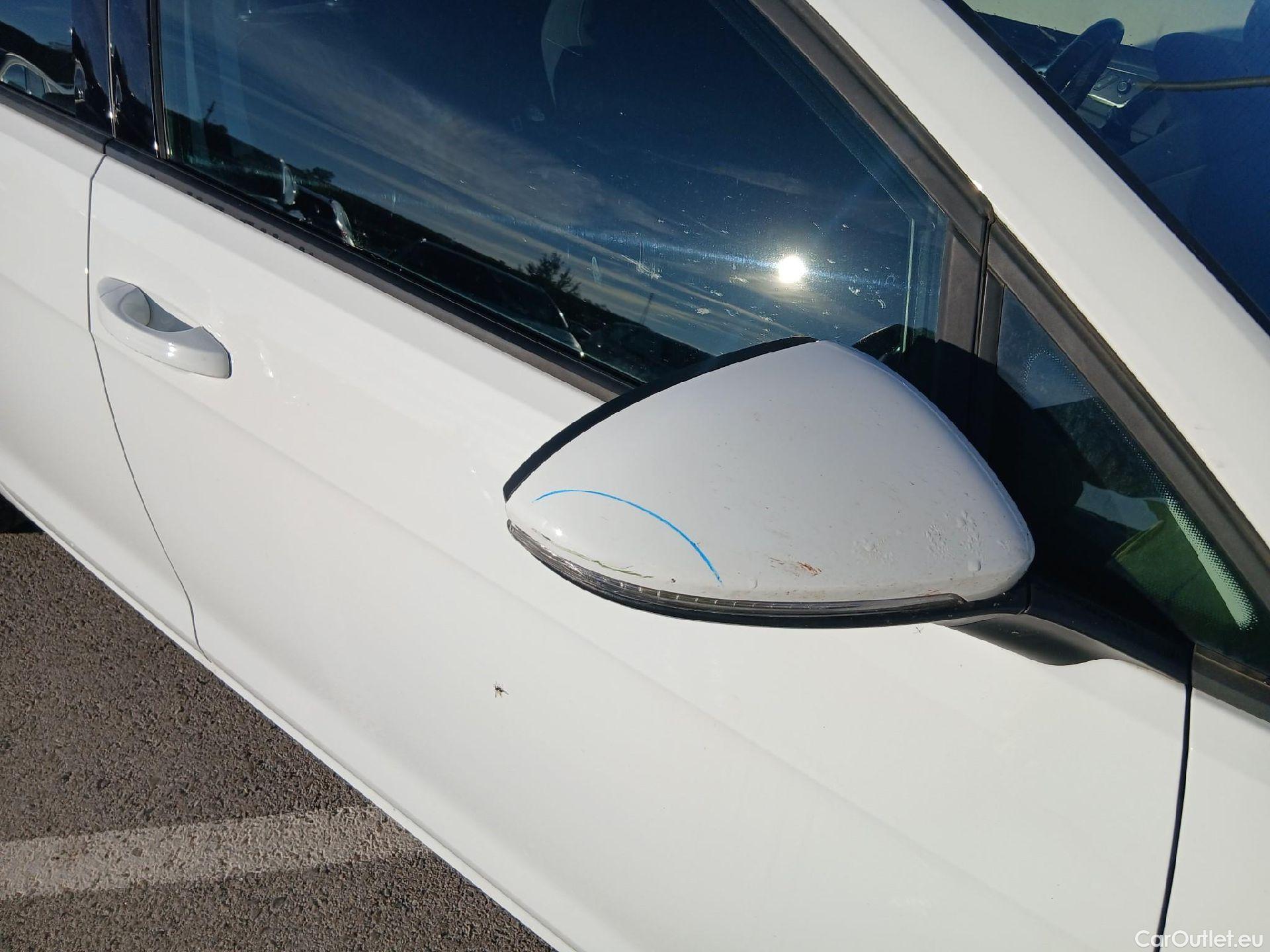 Volkswagen  Golf  VOLKSWAGEN / 2016 / 5P / berlina con portón Ready2Go 1.0 TSI 85kW (115CV) #26