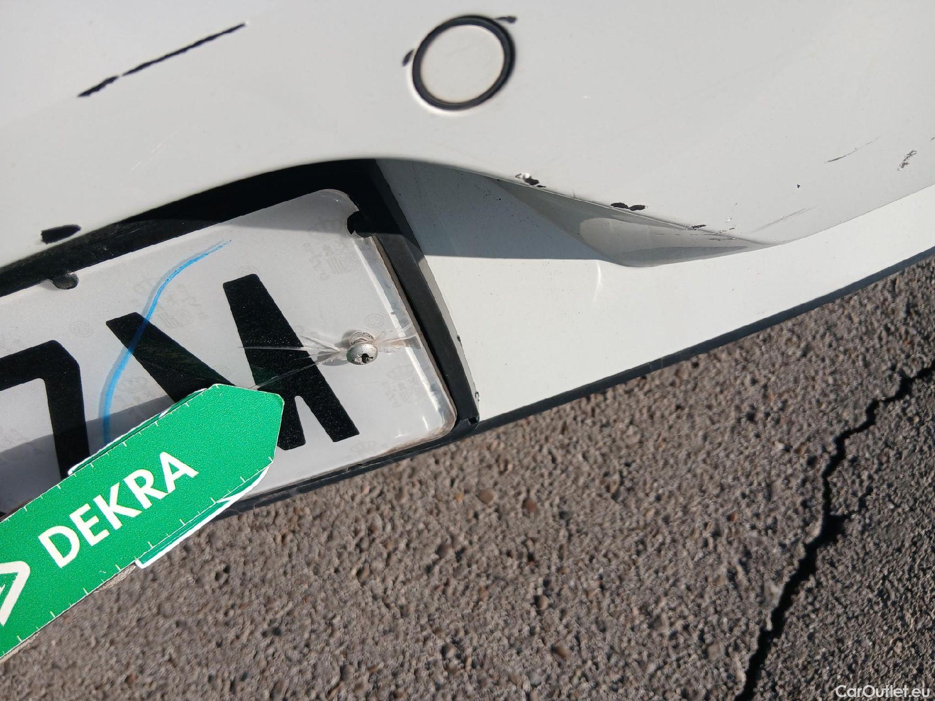 Volkswagen  Golf  VOLKSWAGEN / 2016 / 5P / berlina con portón Ready2Go 1.0 TSI 85kW (115CV) #24