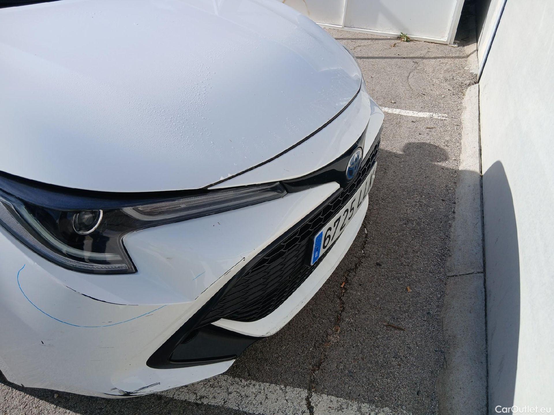 Toyota  Corolla TOYOTA  / 2020 / 5P / berlina con portón 1.8 125H STYLE E-CVT #18