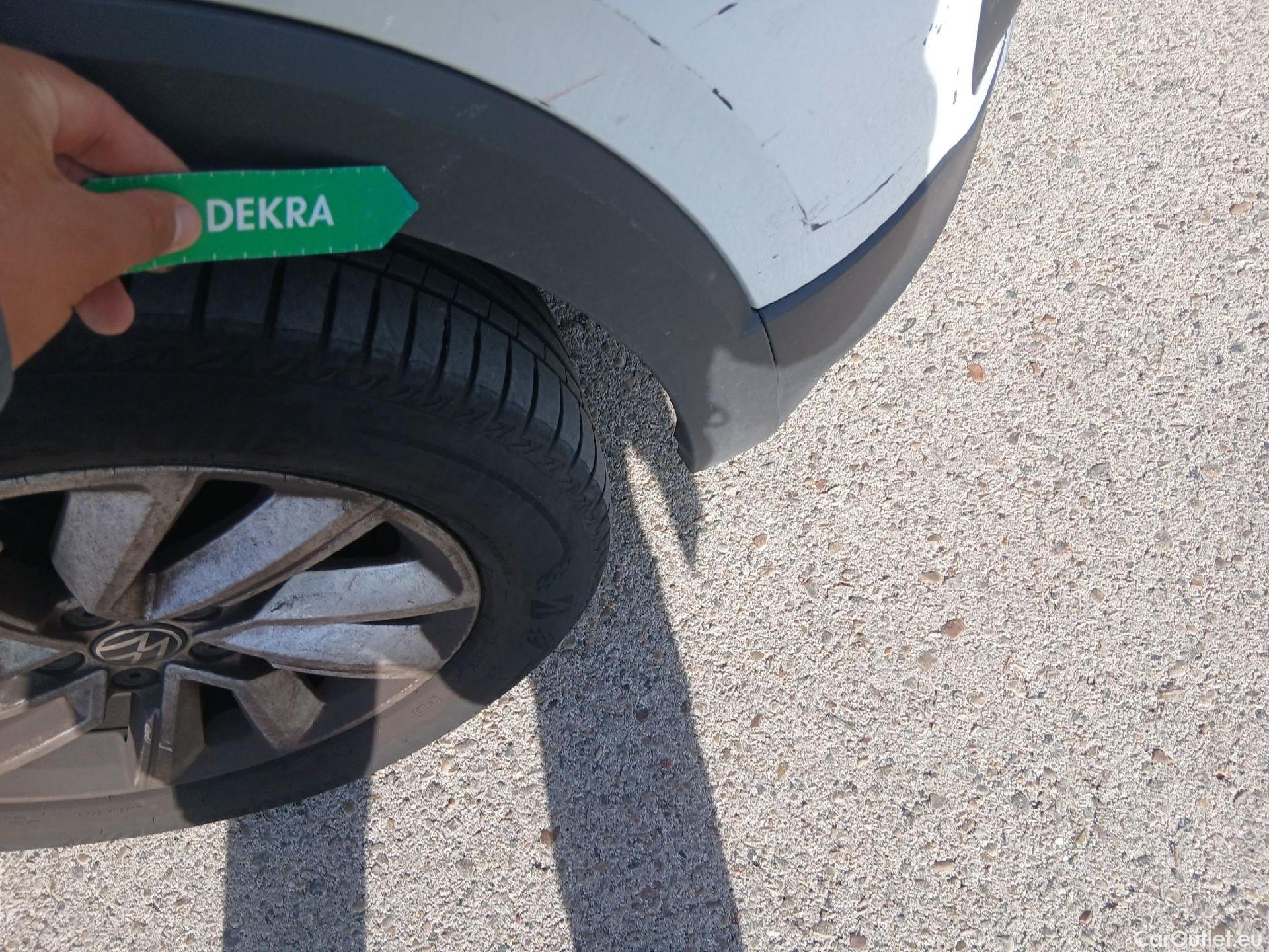  Volkswagen  T-CROSS VOLKSWAGEN  / 2018 / 5P / todoterreno Advance 1.0 TSI 81kW (110CV) DSG (AC3) #37