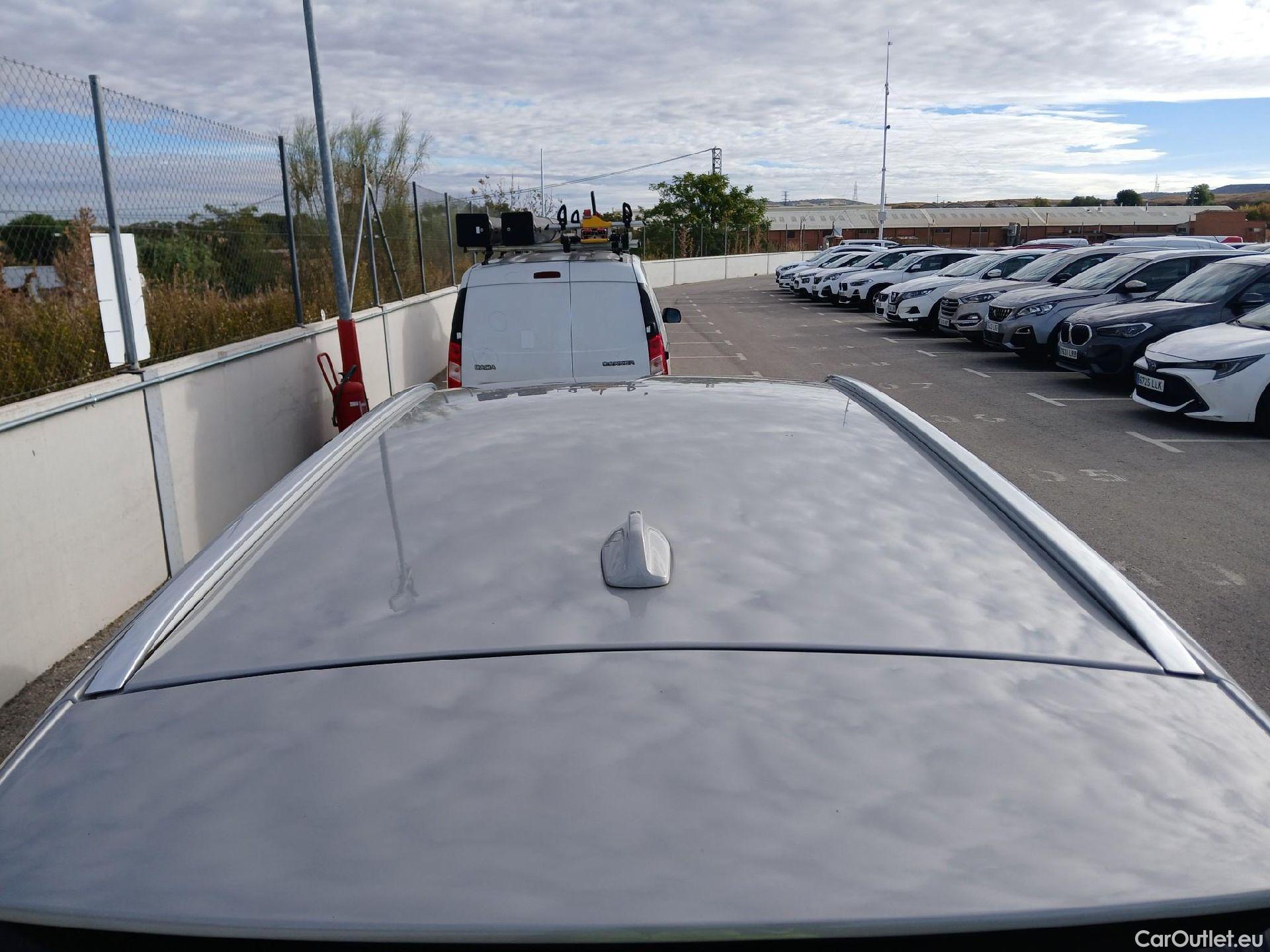 Volvo  V60 VOLVO  Cross Country / 2018 / 5P / familiar 2.0 B4 (D) AWD Cross Country Core Auto #9