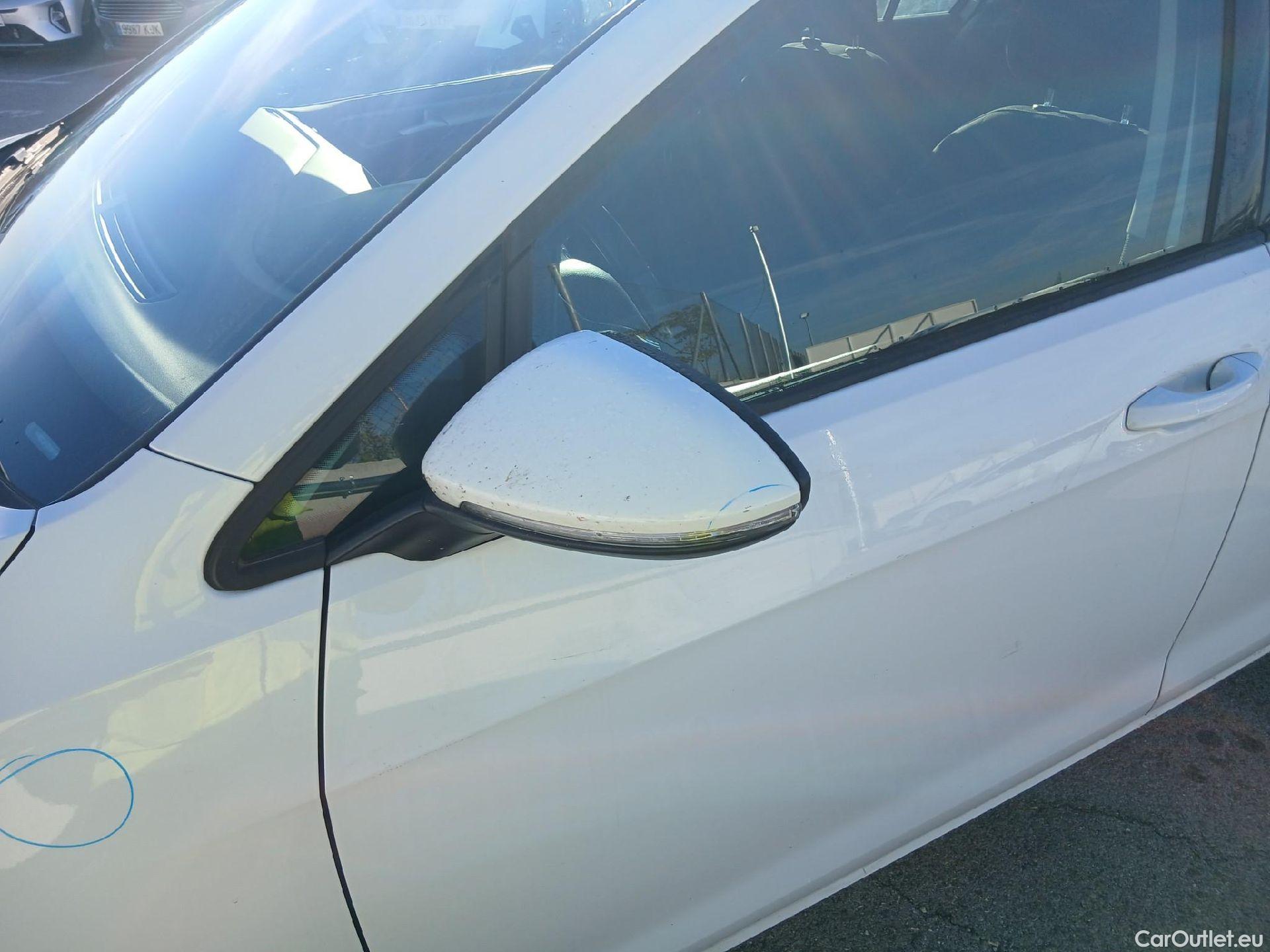 Volkswagen  Golf  VOLKSWAGEN / 2016 / 5P / berlina con portón Ready2Go 1.0 TSI 85kW (115CV) #18