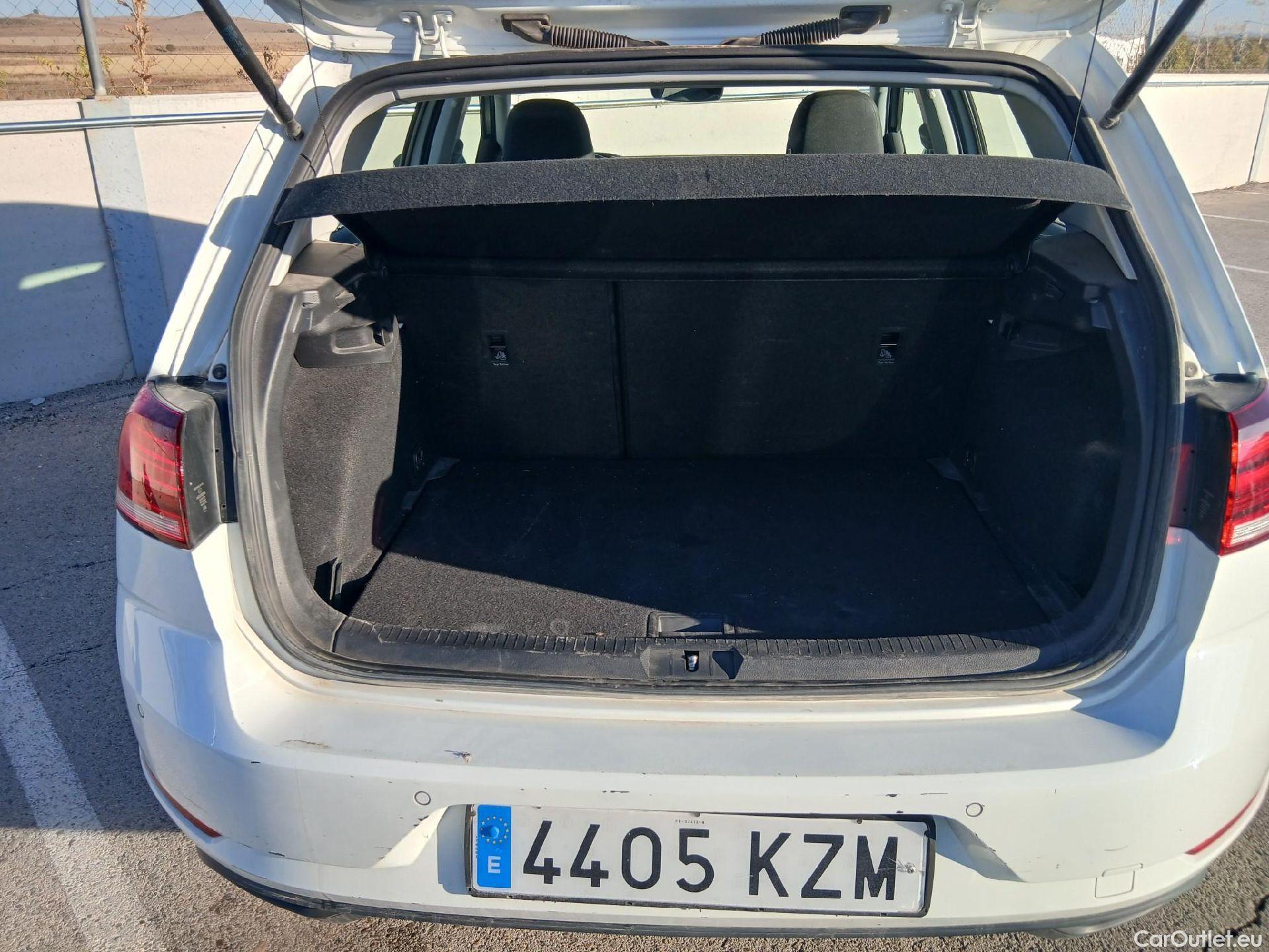 Volkswagen  Golf  VOLKSWAGEN / 2016 / 5P / berlina con portón Ready2Go 1.0 TSI 85kW (115CV) #8