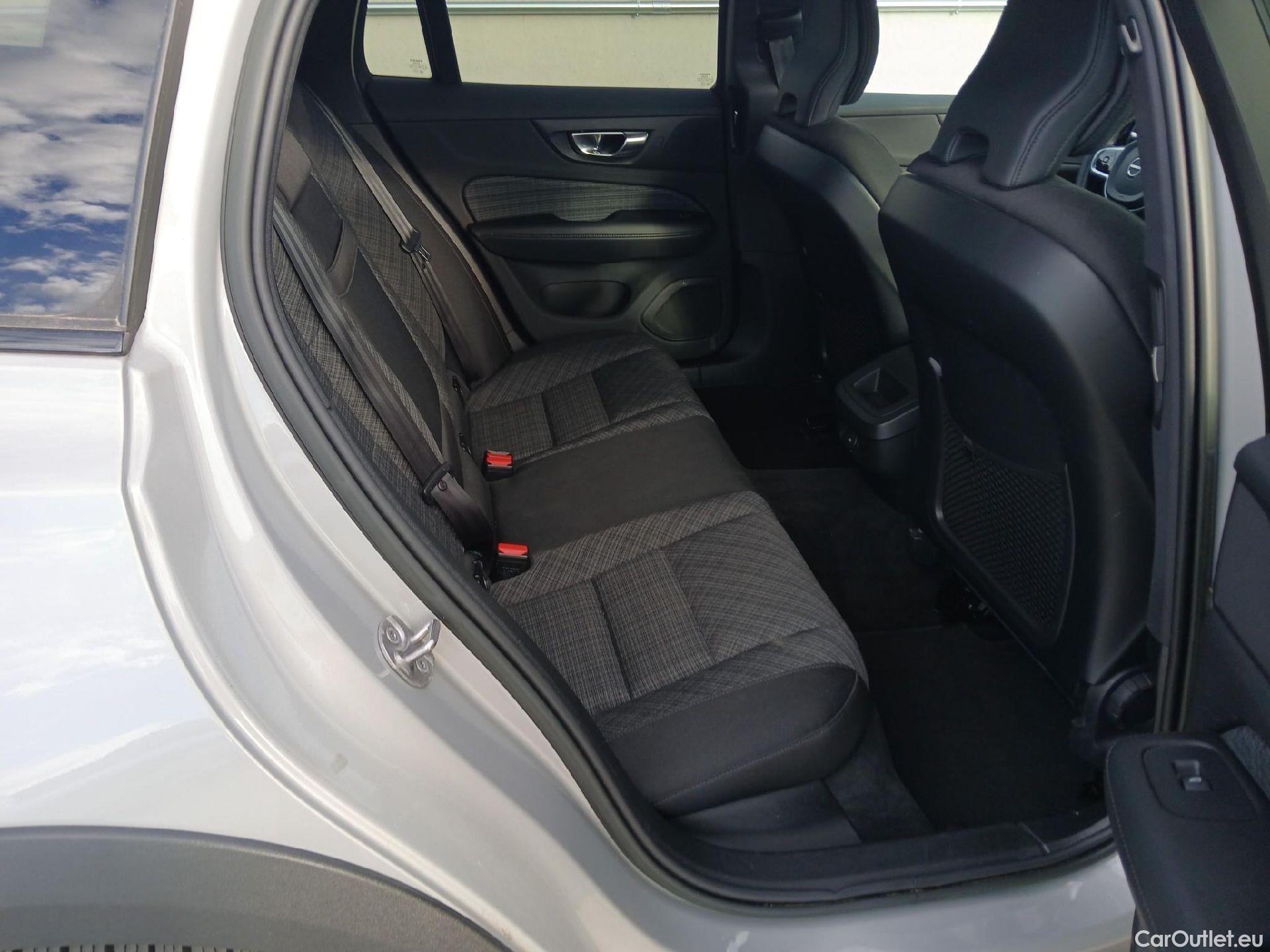 Volvo  V60 VOLVO  Cross Country / 2018 / 5P / familiar 2.0 B4 (D) AWD Cross Country Core Auto #7