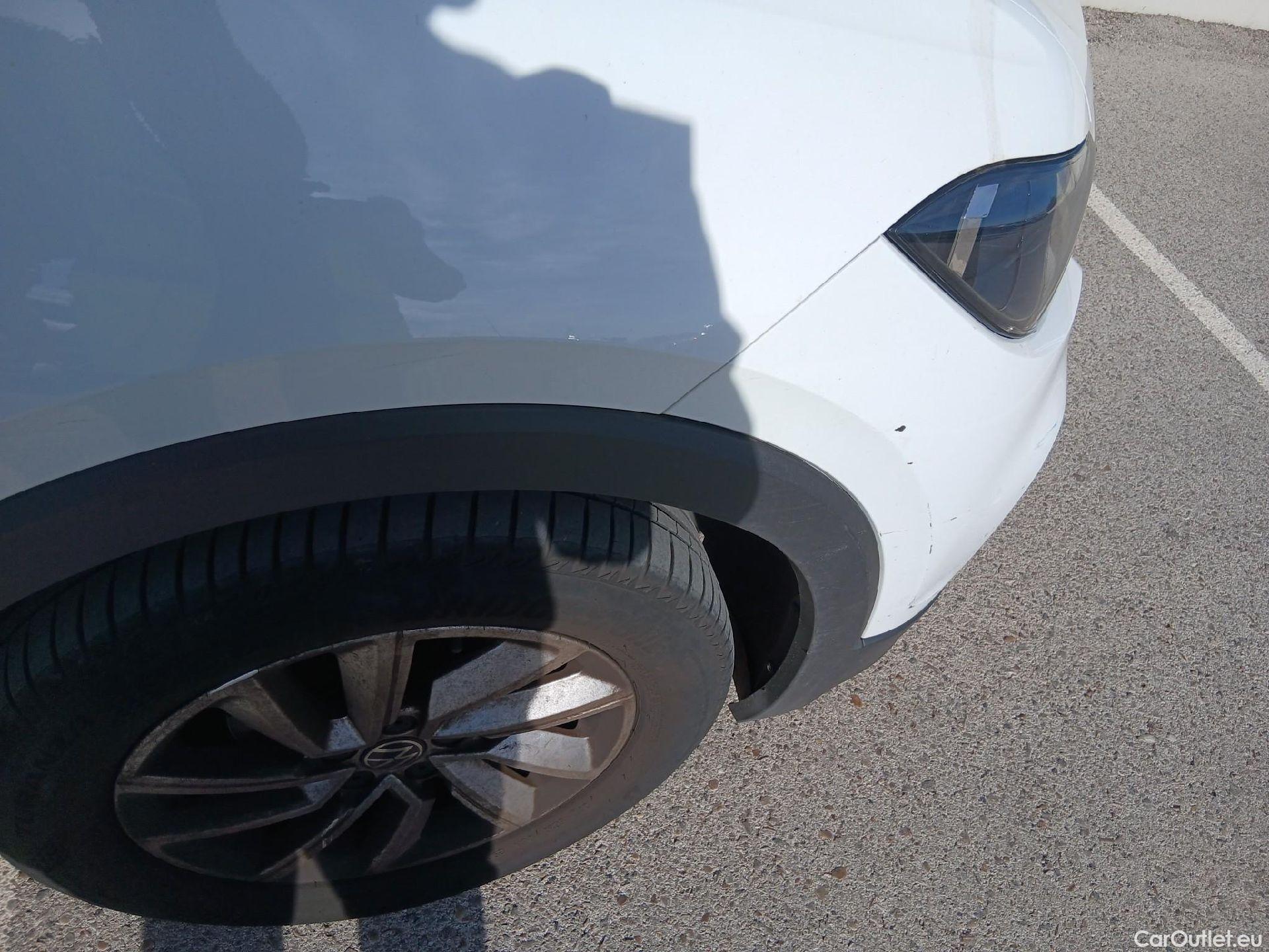  Volkswagen  T-CROSS VOLKSWAGEN  / 2018 / 5P / todoterreno Advance 1.0 TSI 81kW (110CV) DSG (AC3) #38