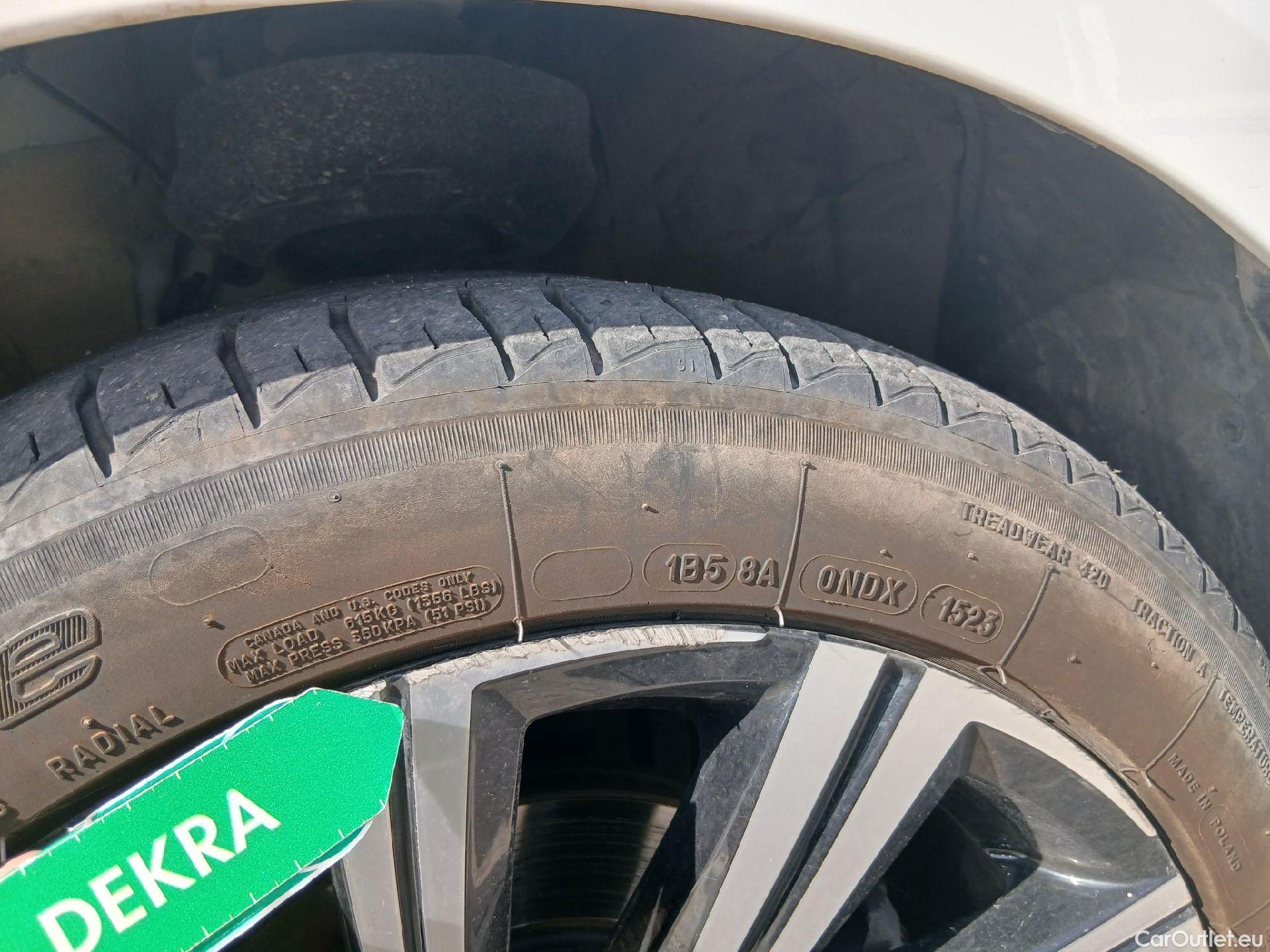 Toyota  Corolla TOYOTA  / 2020 / 5P / berlina con portón 1.8 125H STYLE E-CVT #11