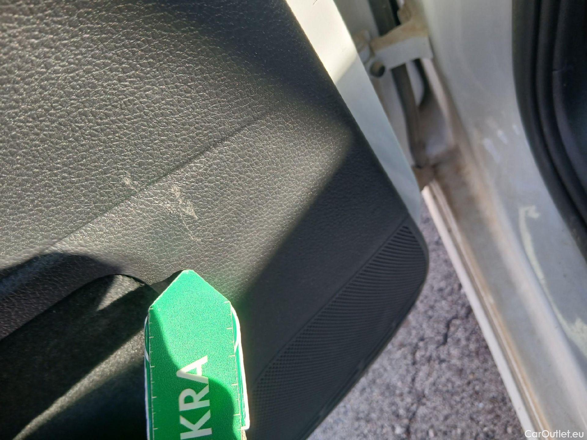 Volkswagen  Golf  VOLKSWAGEN / 2016 / 5P / berlina con portón Ready2Go 1.0 TSI 85kW (115CV) #2