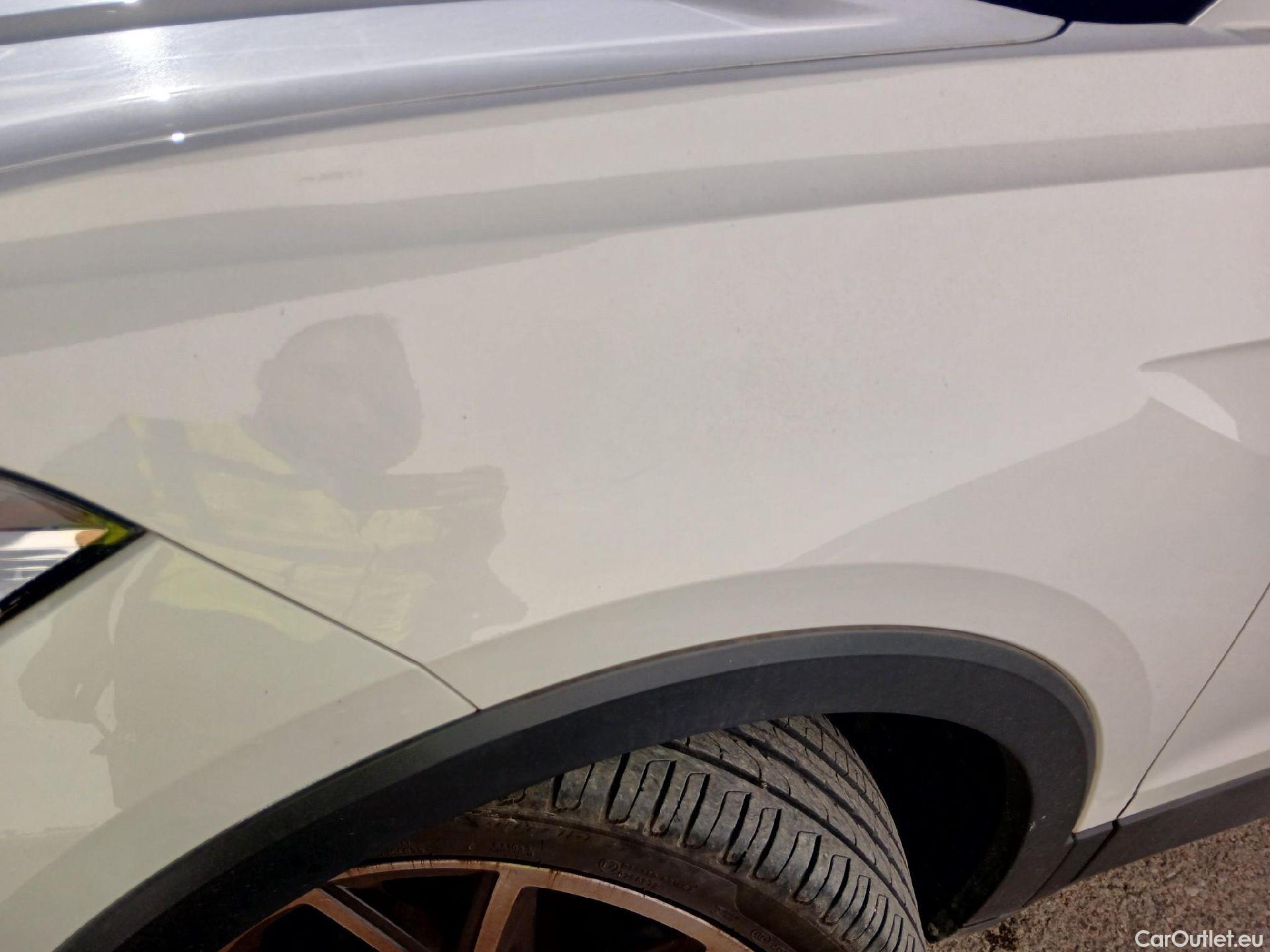  Volkswagen  T-CROSS VOLKSWAGEN  / 2018 / 5P / todoterreno Sport 1.0 TSI 81kW (110CV) #8