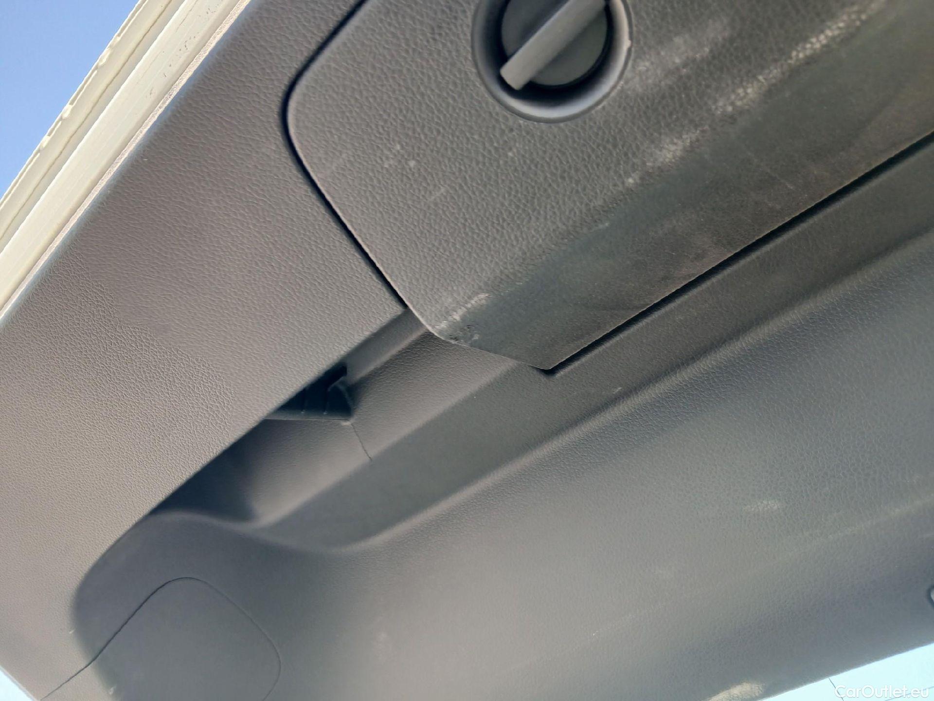 Volkswagen  Golf  VOLKSWAGEN / 2016 / 5P / berlina con portón Ready2Go 1.0 TSI 85kW (115CV) #6