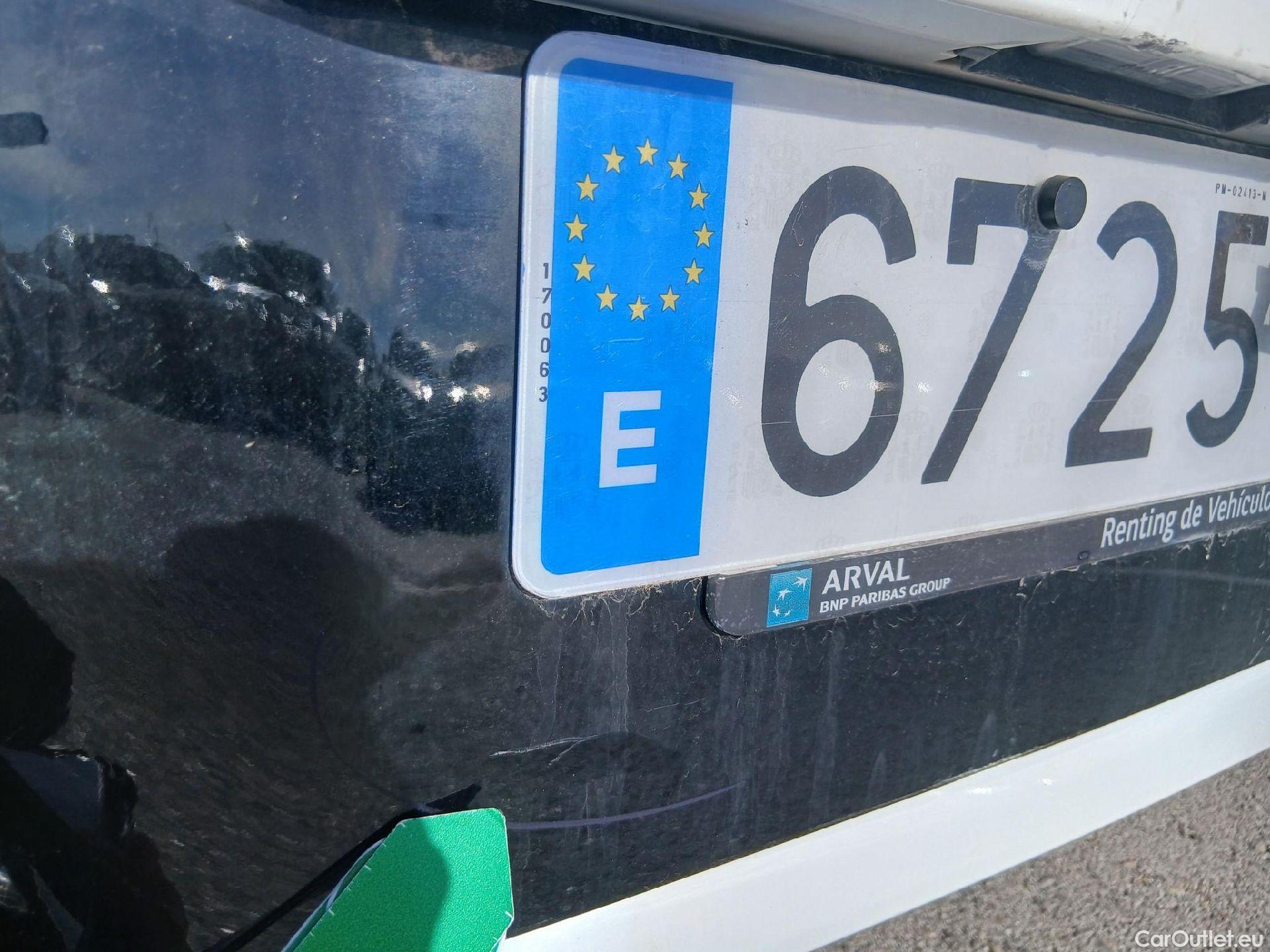 Toyota  Corolla TOYOTA  / 2020 / 5P / berlina con portón 1.8 125H STYLE E-CVT #32