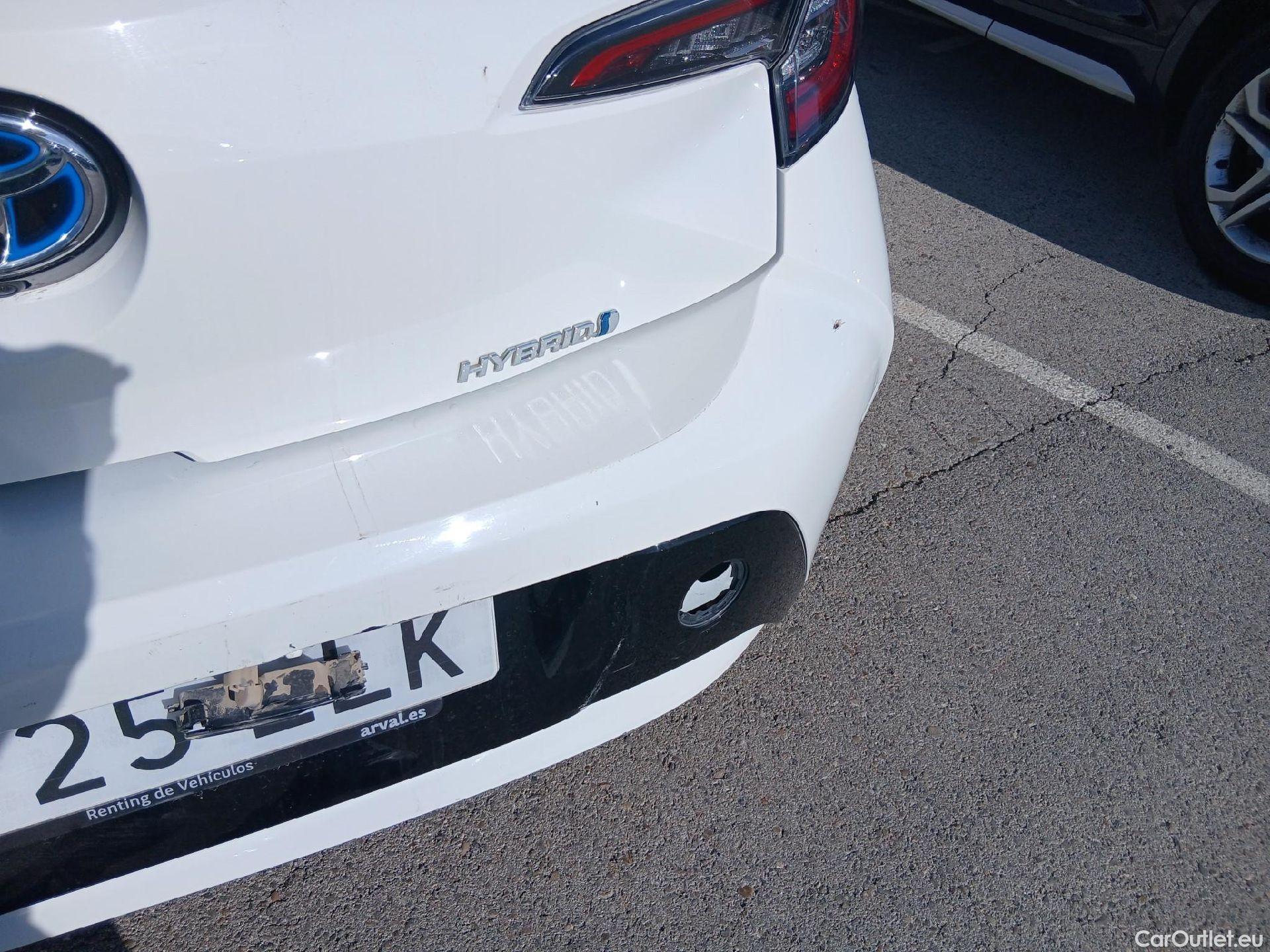 Toyota  Corolla TOYOTA  / 2020 / 5P / berlina con portón 1.8 125H STYLE E-CVT #30