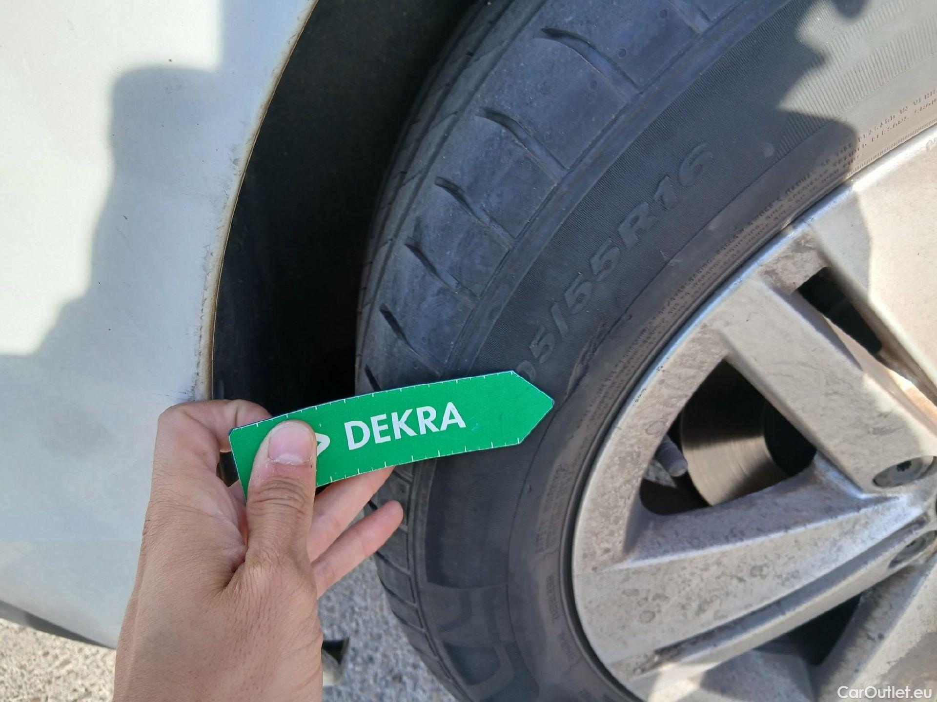 Volkswagen  Golf  VOLKSWAGEN / 2020 / 5P / berlina con portón 2.0 TDI 85kW (115CV) #1