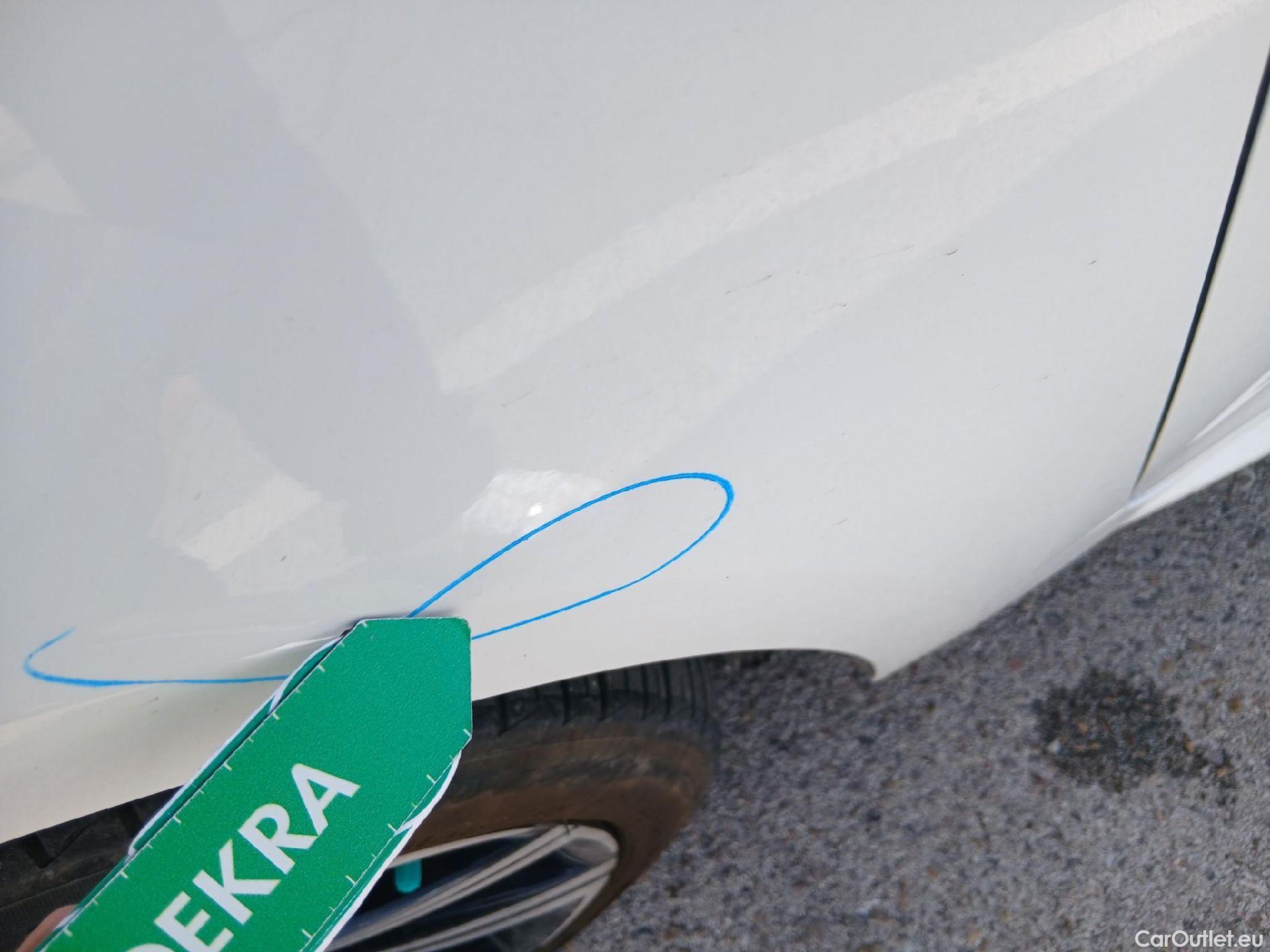 Toyota  Corolla TOYOTA  / 2020 / 5P / berlina con portón 1.8 125H STYLE E-CVT #23