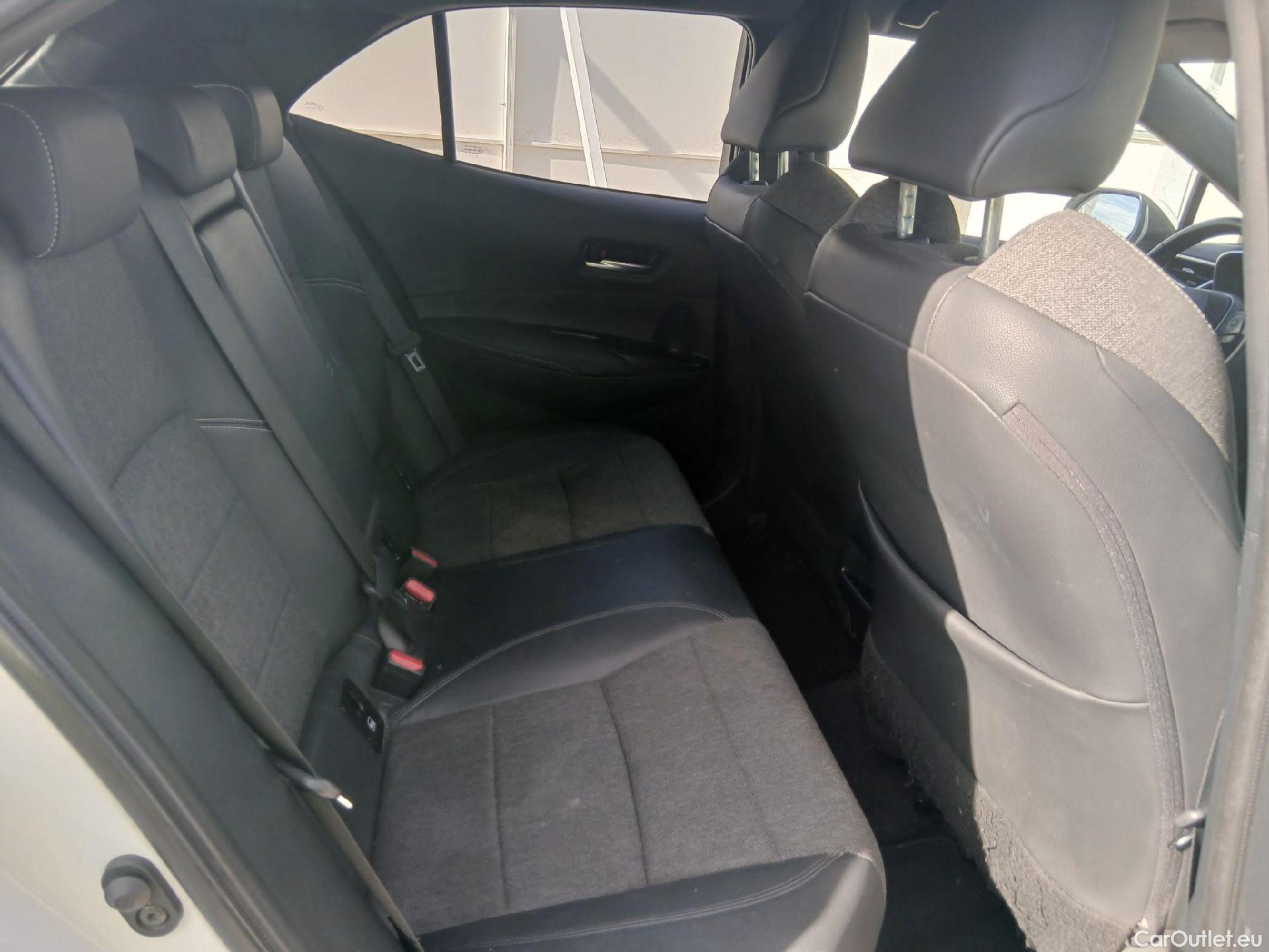 Toyota  Corolla TOYOTA  / 2020 / 5P / berlina con portón 1.8 125H STYLE E-CVT #7