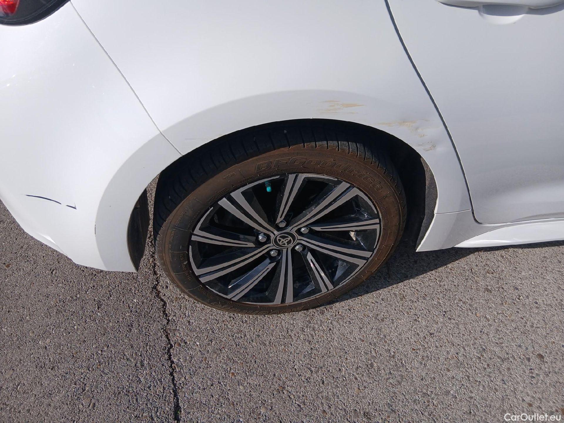 Toyota  Corolla TOYOTA  / 2020 / 5P / berlina con portón 1.8 125H STYLE E-CVT #7