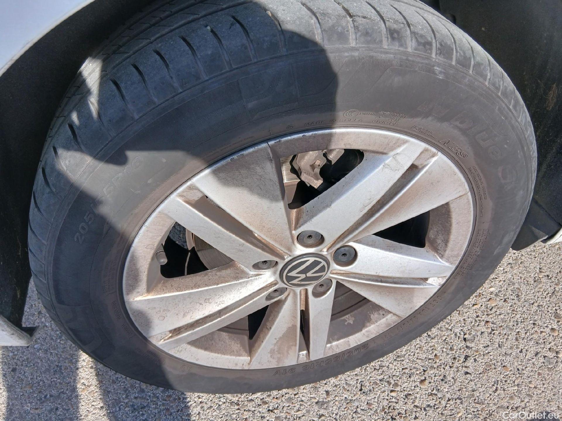 Volkswagen  Golf  VOLKSWAGEN / 2020 / 5P / berlina con portón 2.0 TDI 85kW (115CV) #2