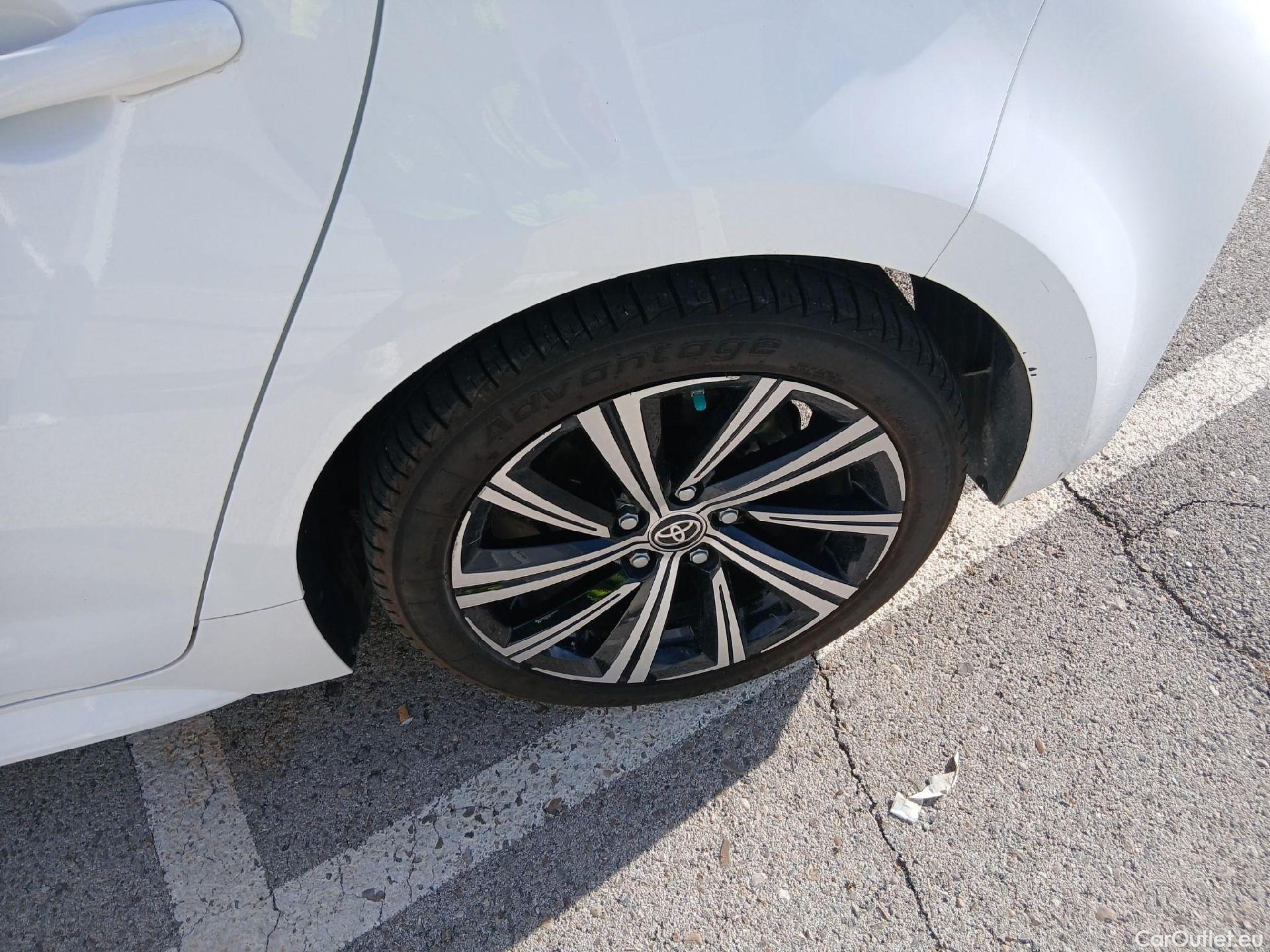 Toyota  Corolla TOYOTA  / 2020 / 5P / berlina con portón 1.8 125H STYLE E-CVT #6