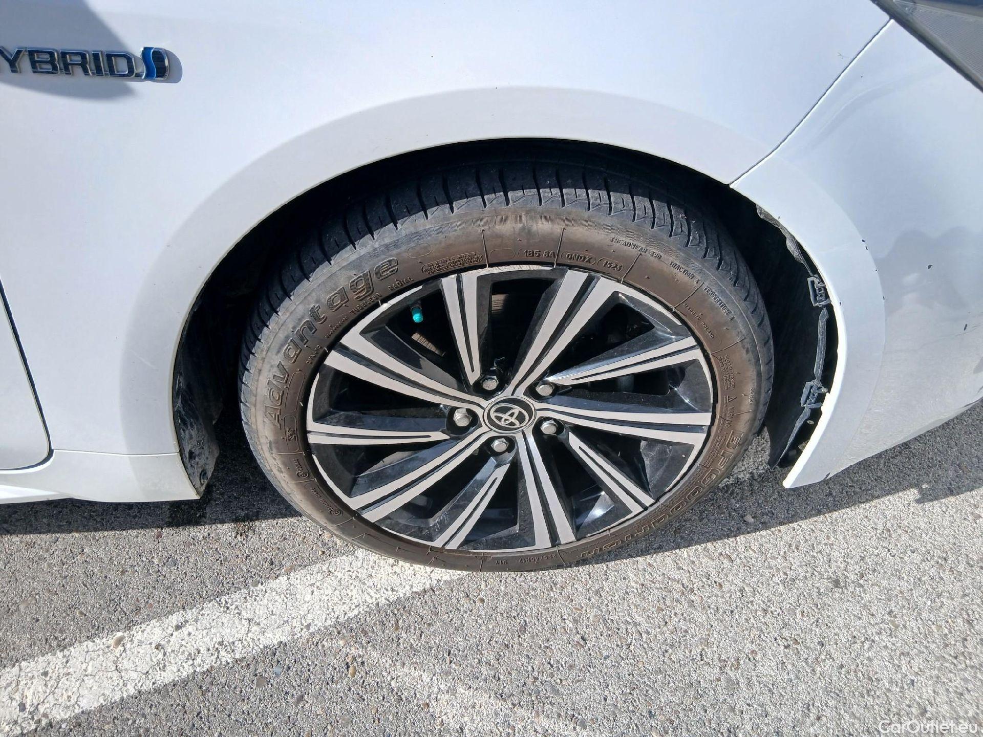 Toyota  Corolla TOYOTA  / 2020 / 5P / berlina con portón 1.8 125H STYLE E-CVT #13