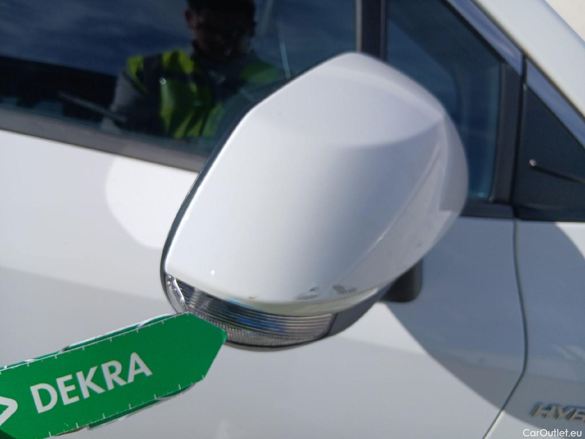 Toyota  Corolla TOYOTA  / 2020 / 5P / berlina con portón 1.8 125H STYLE E-CVT #40