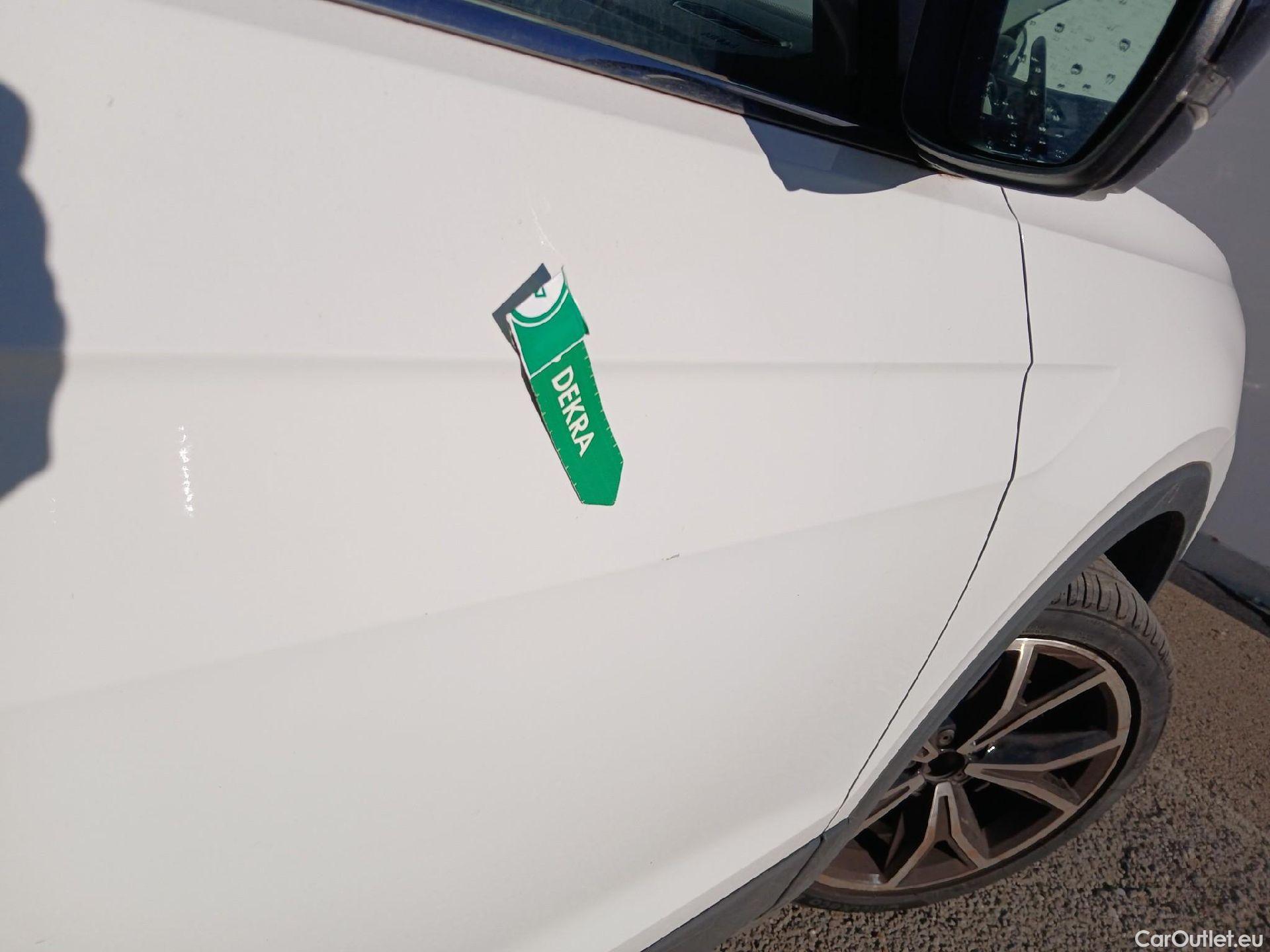  Volkswagen  T-CROSS VOLKSWAGEN  / 2018 / 5P / todoterreno Sport 1.0 TSI 81kW (110CV) #27