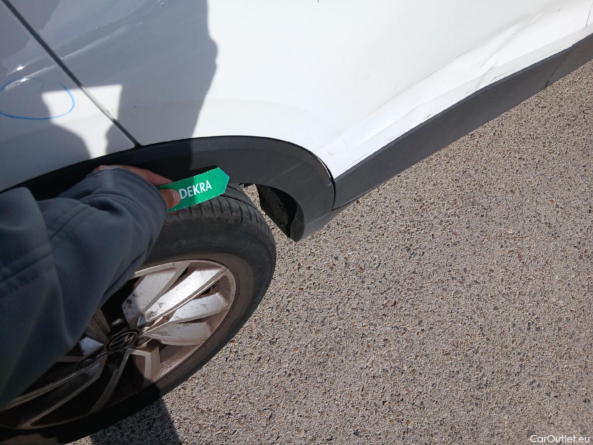  Volkswagen  T-CROSS VOLKSWAGEN  / 2018 / 5P / todoterreno Advance 1.0 TSI 81kW (110CV) DSG (AC3) #30